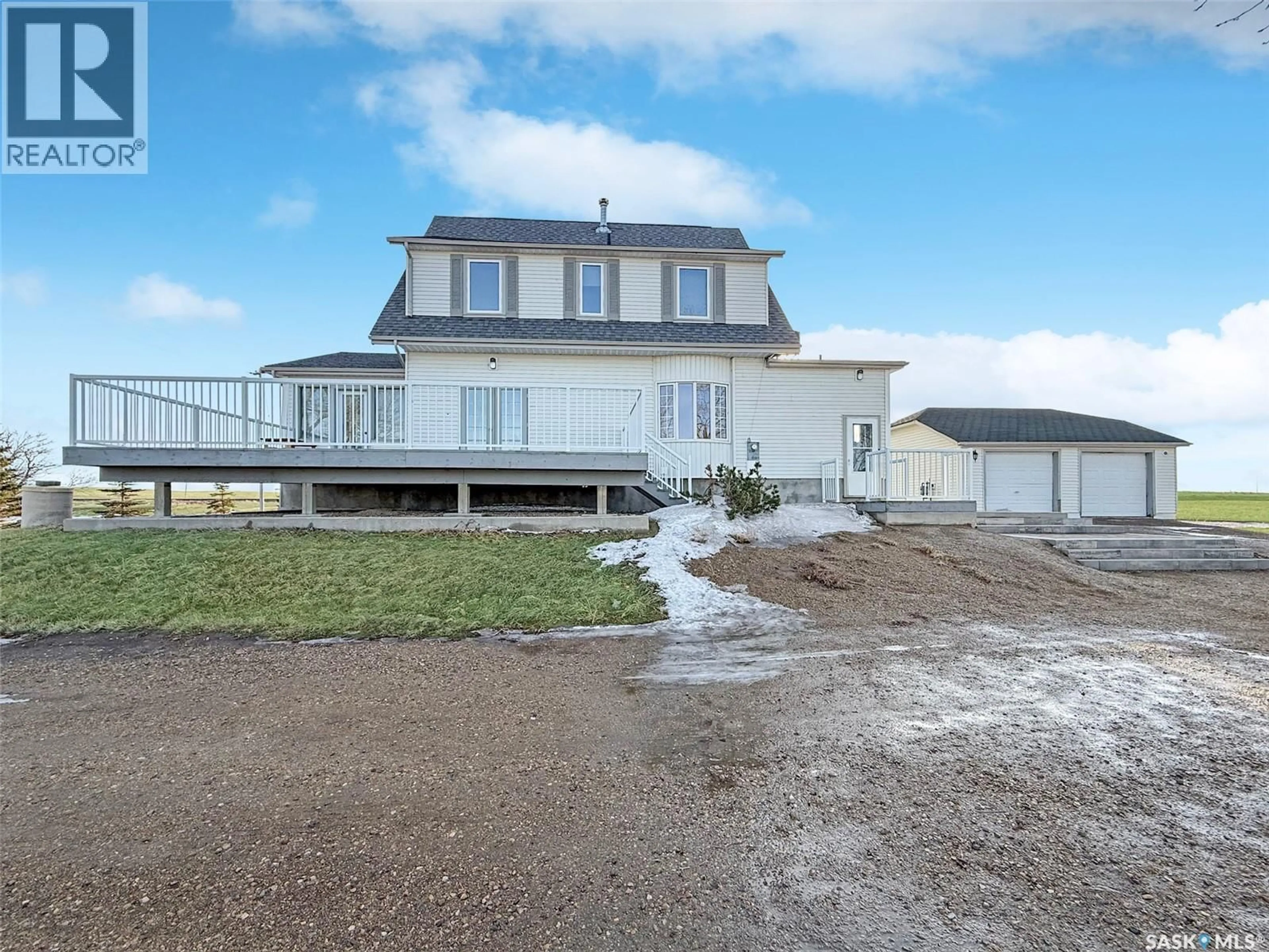 A pic from outside/outdoor area/front of a property/back of a property/a pic from drone, unknown for 316 RAILWAY AVENUE, Webb Saskatchewan S9H2X0