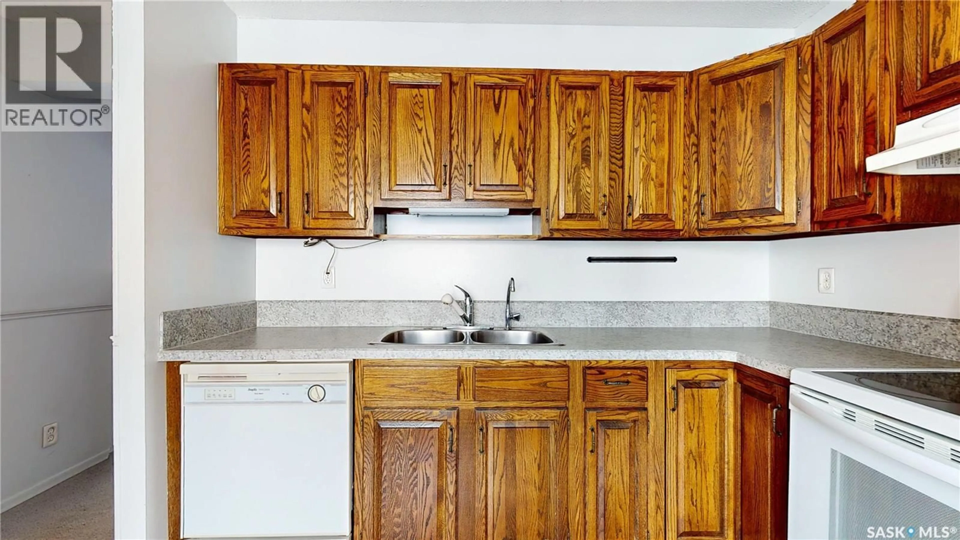 Standard kitchen, unknown for 4762 QUEEN STREET, Regina Saskatchewan S4S6G7