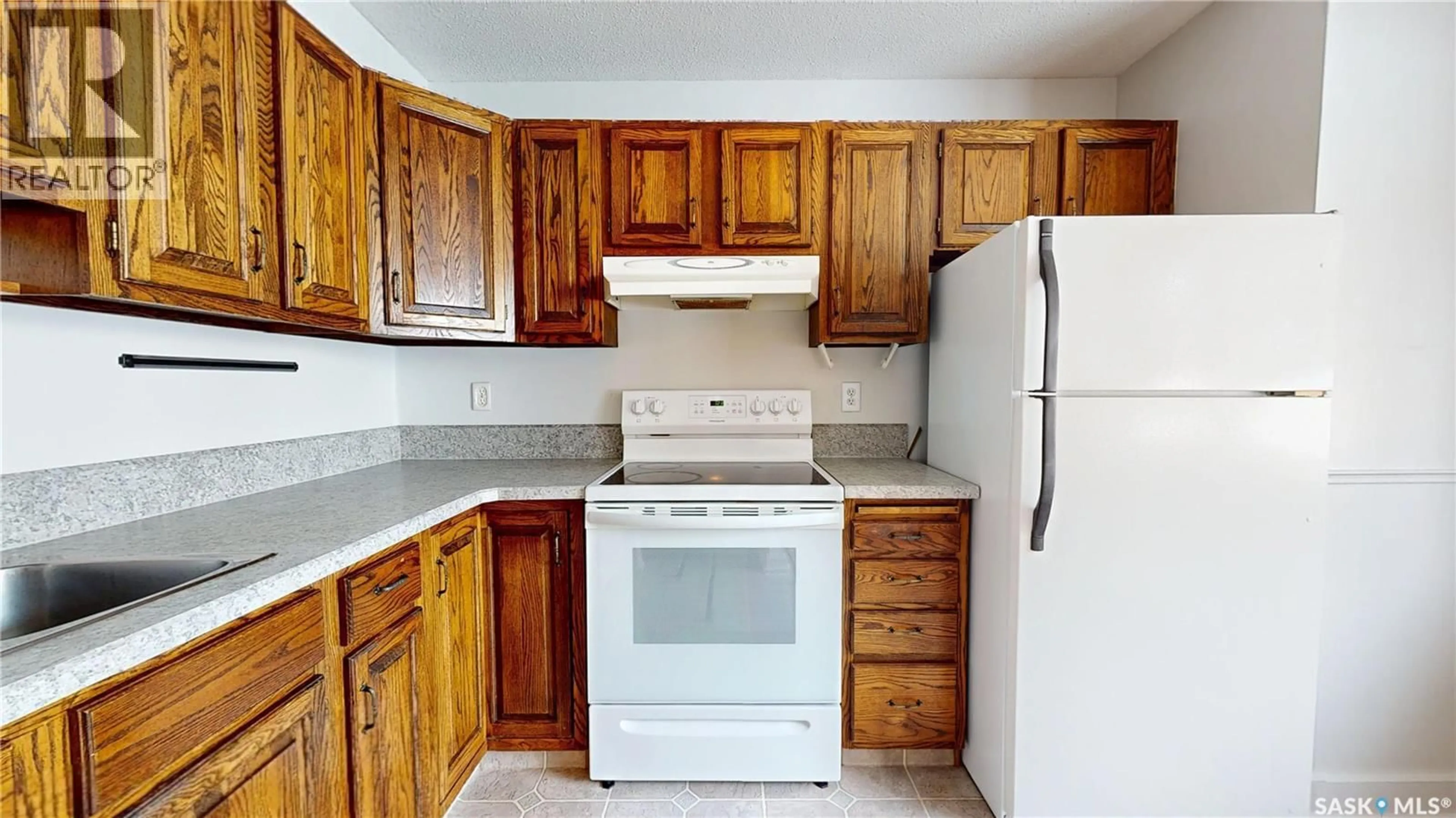 Standard kitchen, unknown for 4762 QUEEN STREET, Regina Saskatchewan S4S6G7