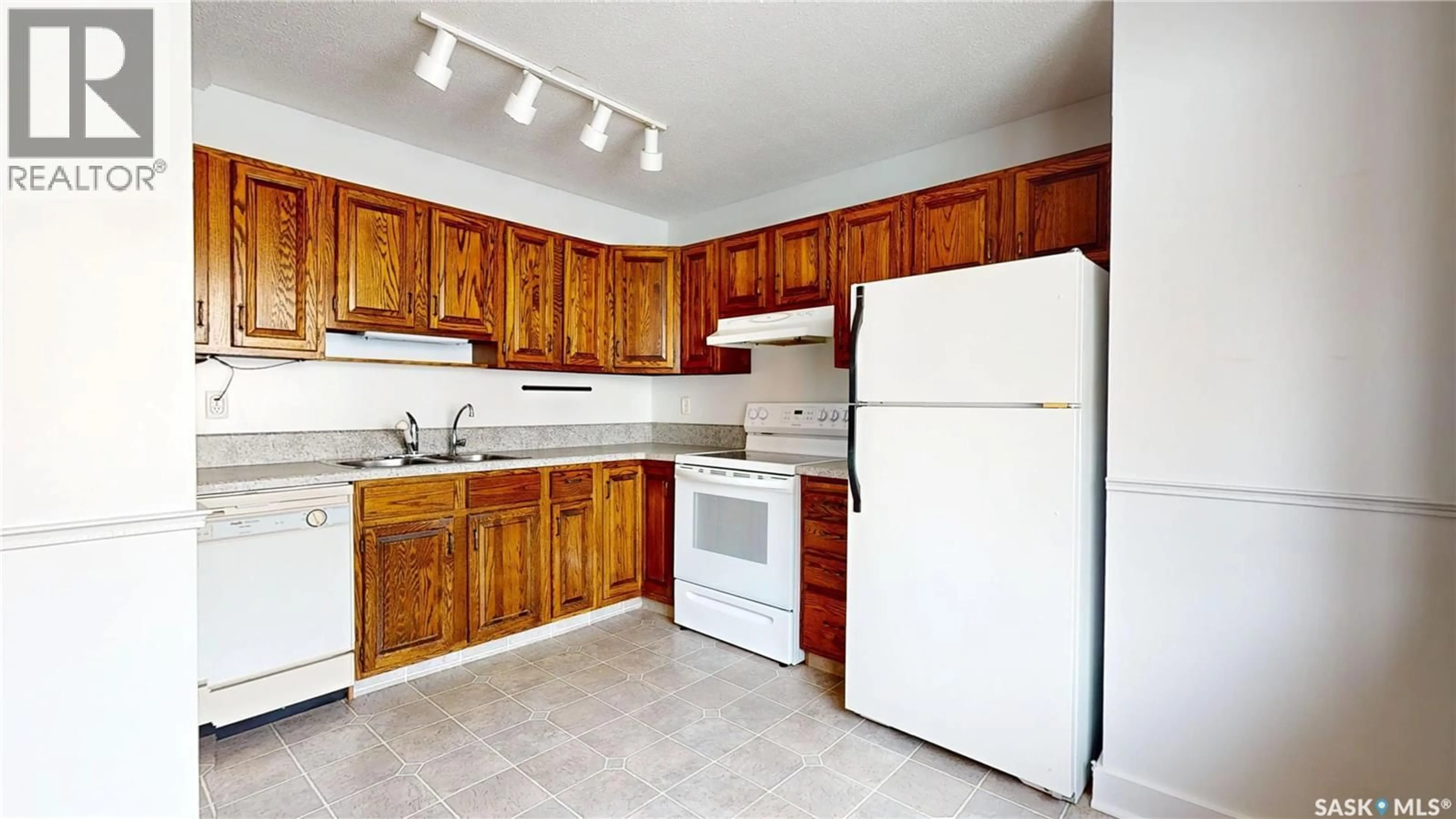 Standard kitchen, unknown for 4762 QUEEN STREET, Regina Saskatchewan S4S6G7