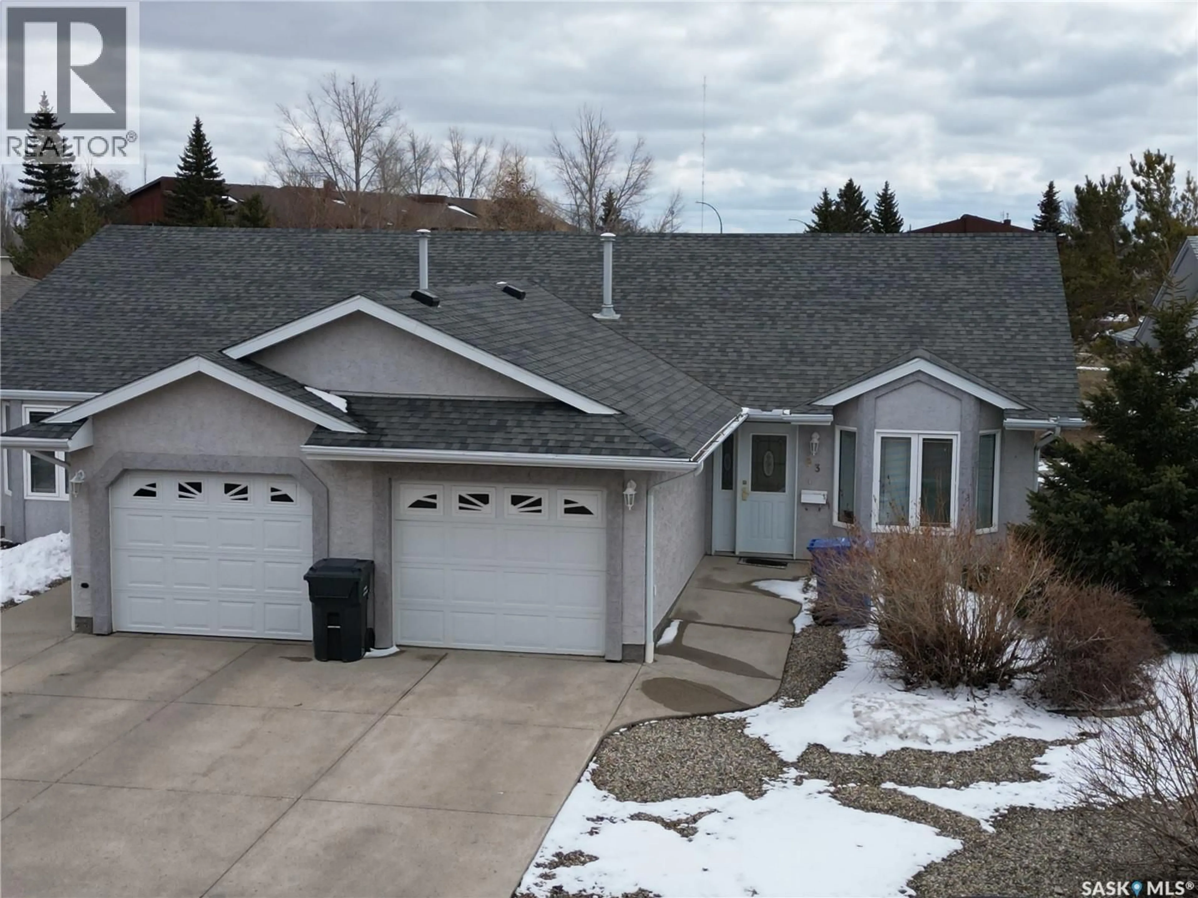 Home with vinyl exterior material, street for 93 RUSSELL DRIVE, Yorkton Saskatchewan S3N4E6