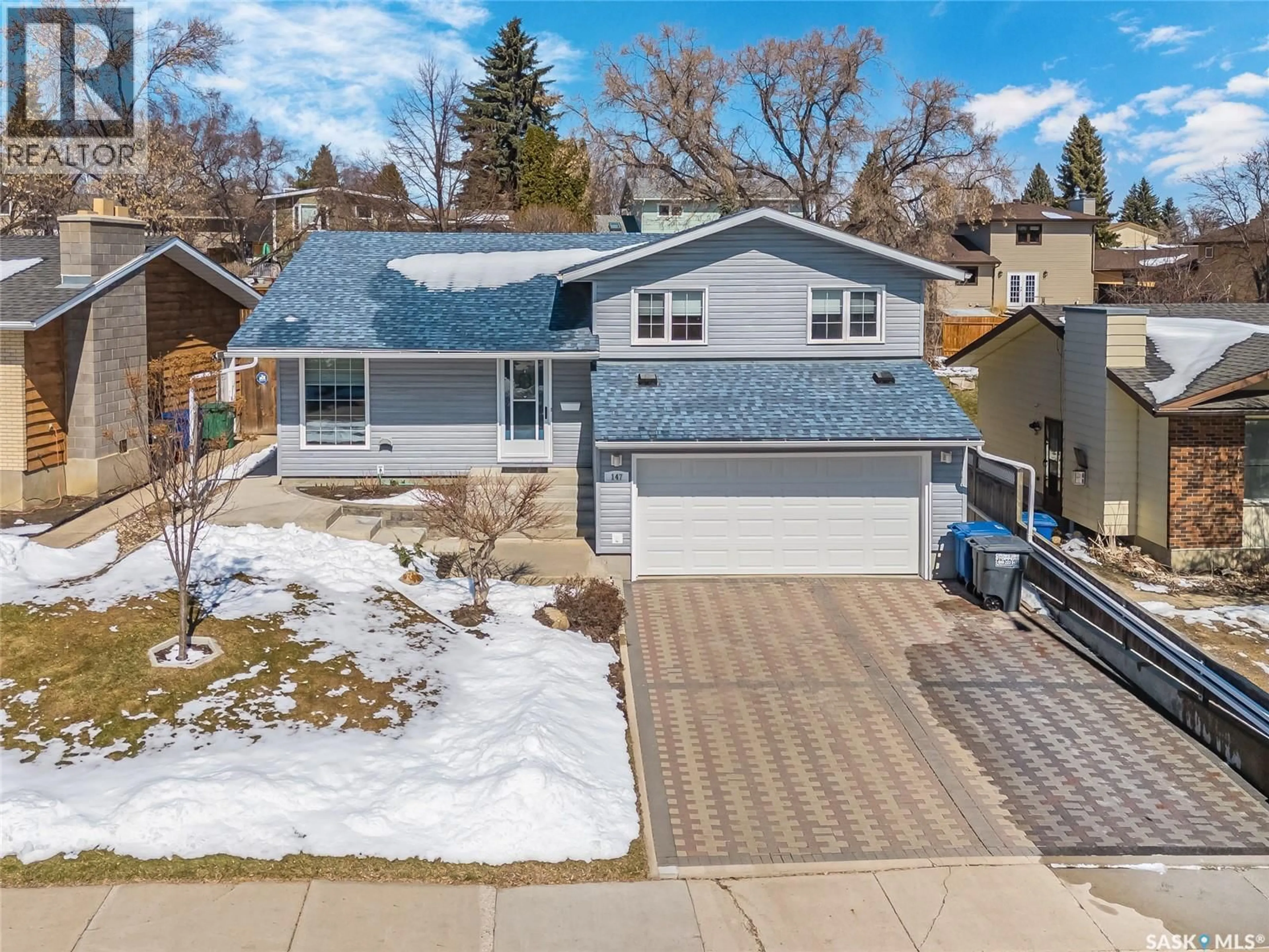 A pic from outside/outdoor area/front of a property/back of a property/a pic from drone, street for 147 FROBISHER CRESCENT, Saskatoon Saskatchewan S7K4Y4