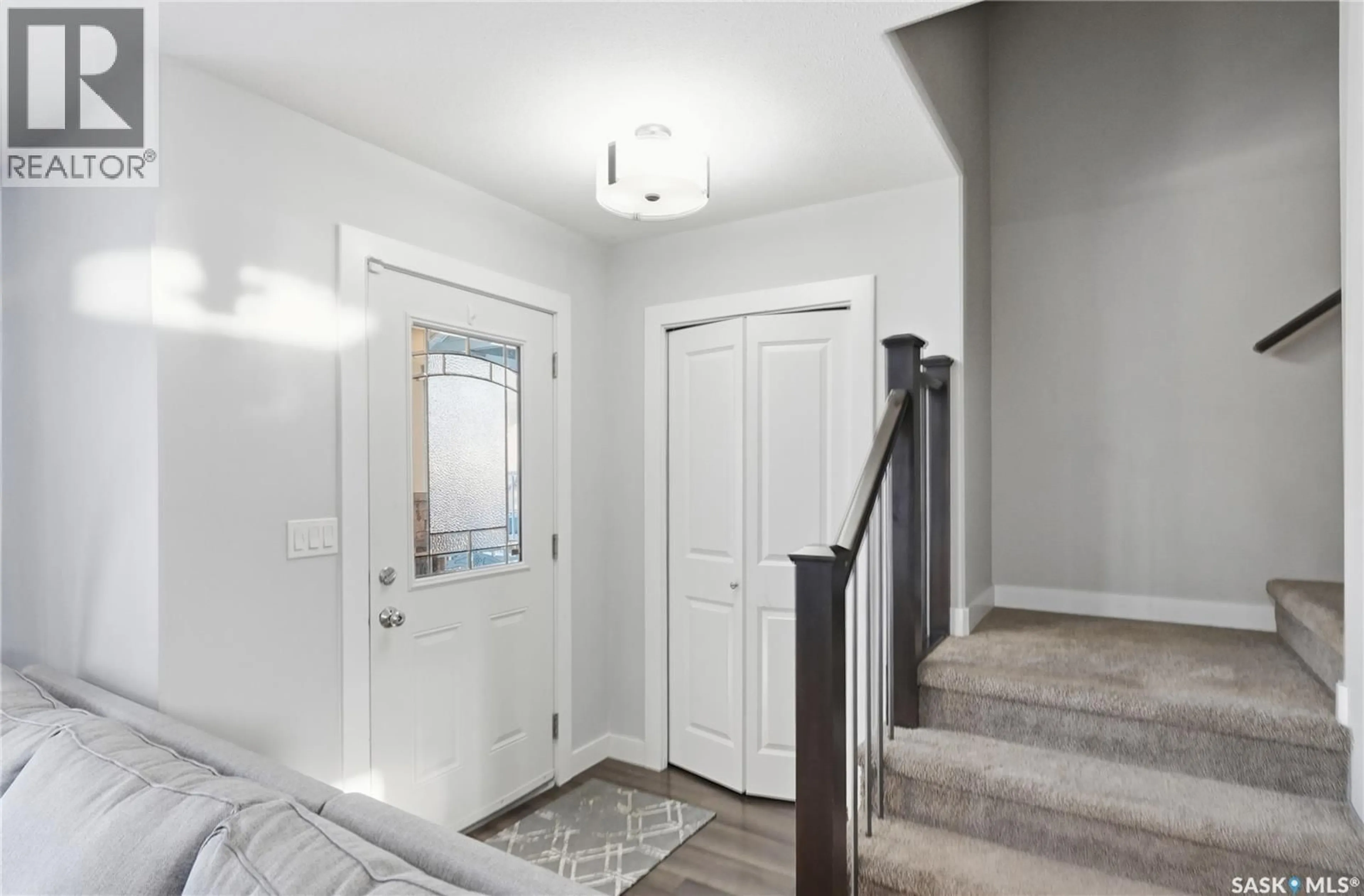 Indoor entryway for 139 MANINGAS BEND, Saskatoon Saskatchewan S7W0L4