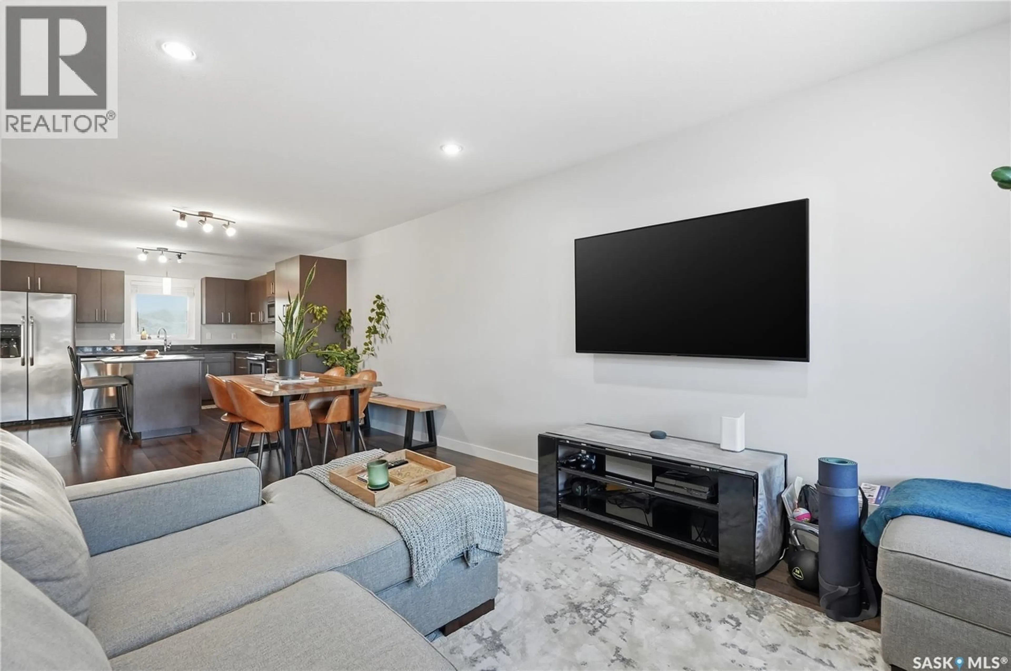 Living room with furniture, unknown for 139 MANINGAS BEND, Saskatoon Saskatchewan S7W0L4
