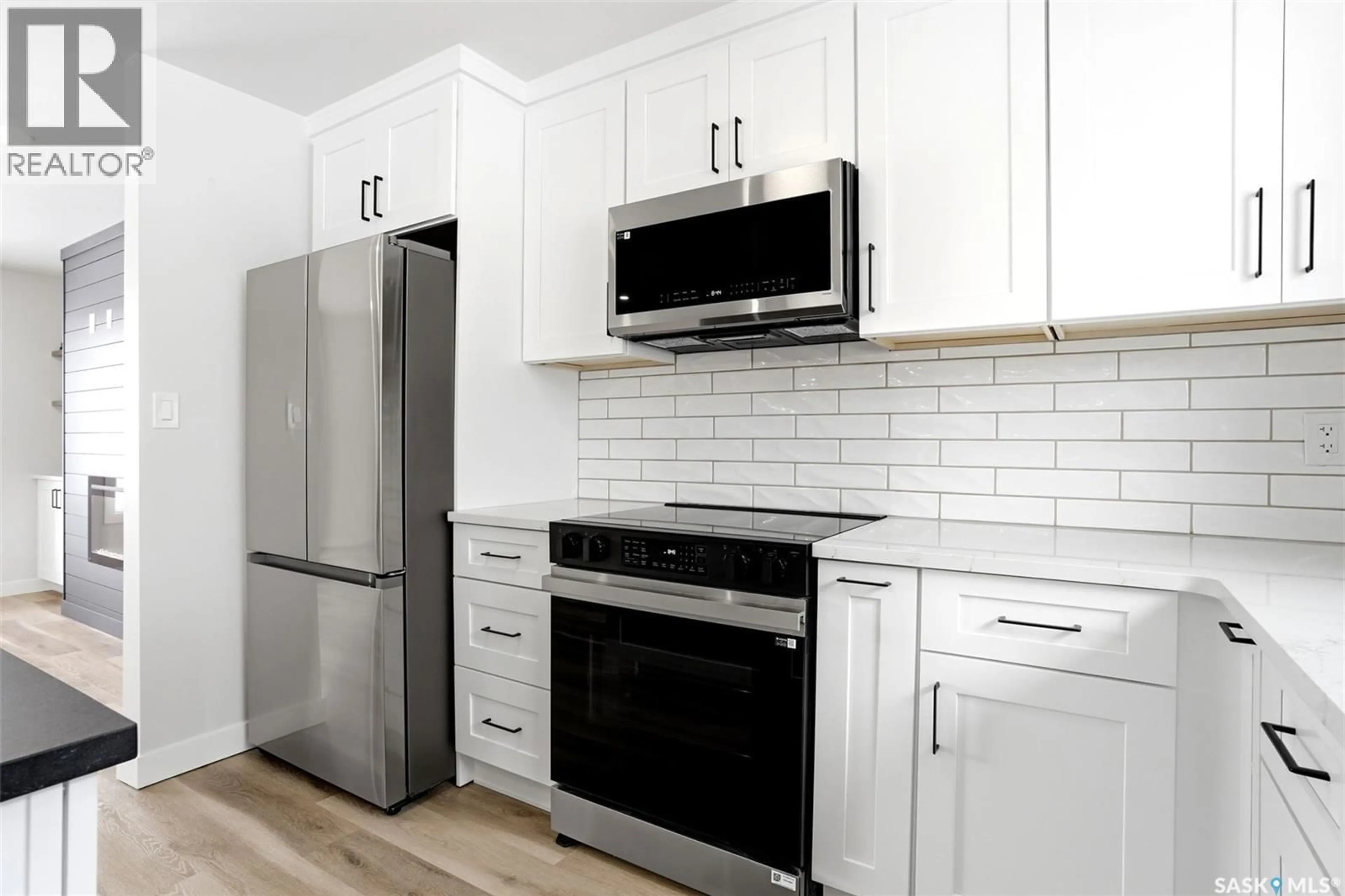 Standard kitchen, unknown for 345 MCCARTHY BOULEVARD, Regina Saskatchewan S4R5R3