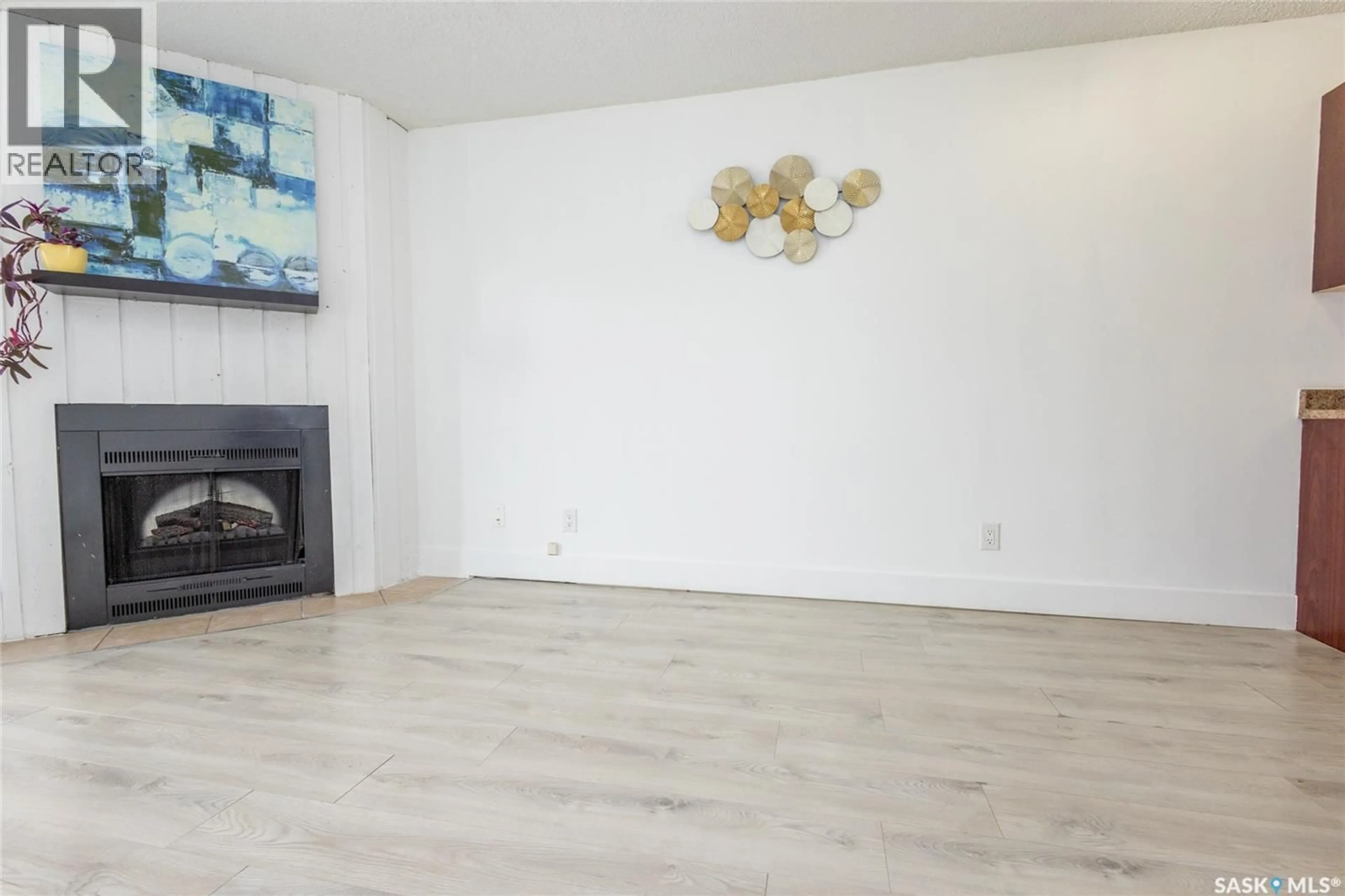 A pic of a room for 512 - 307 4TH AVENUE, Saskatoon Saskatchewan S7K2M7