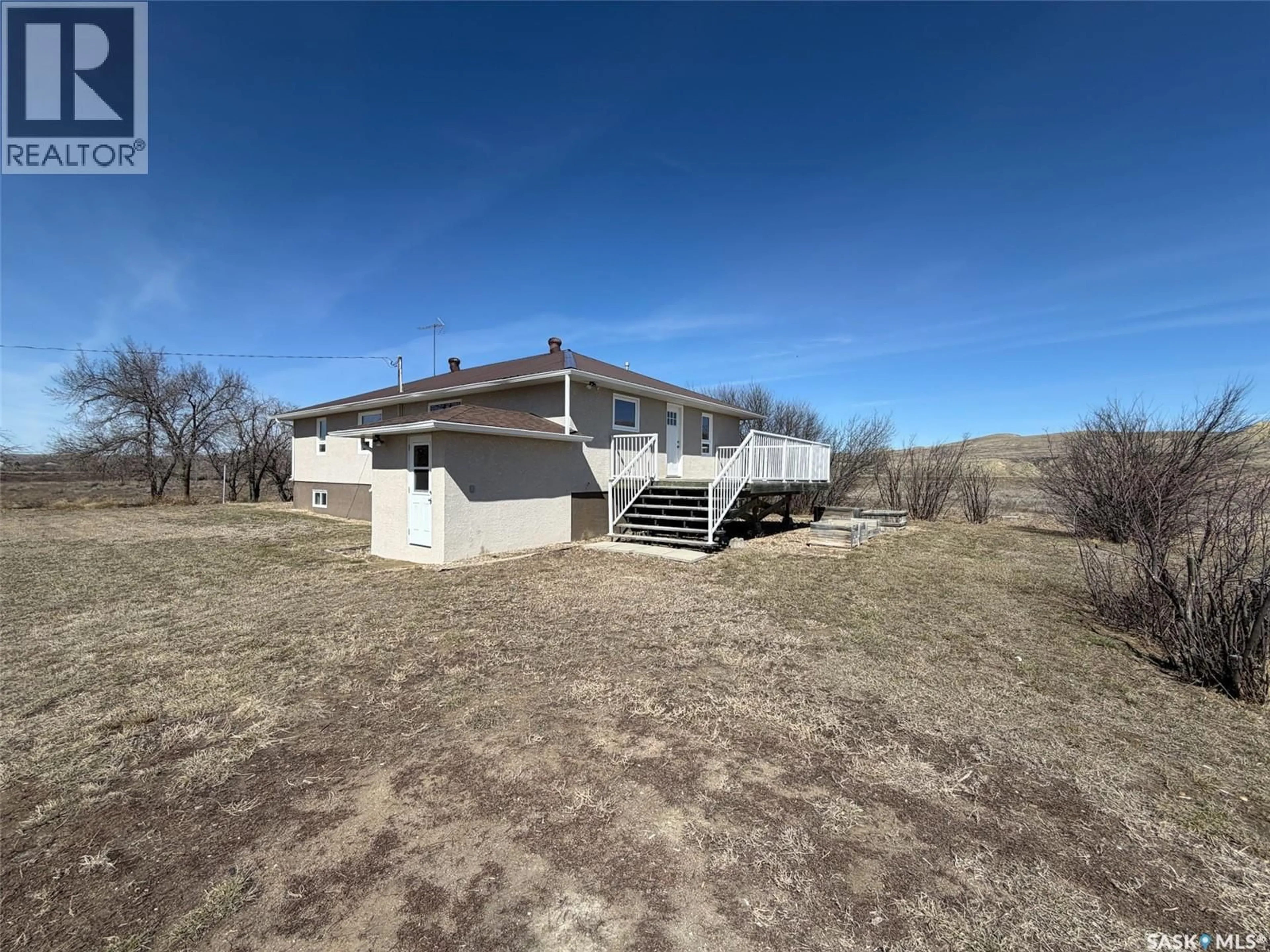 A pic from outside/outdoor area/front of a property/back of a property/a pic from drone, building for EASTEND WILLS ACREAGE, White Valley Rm No. 49 Saskatchewan S0N0T0