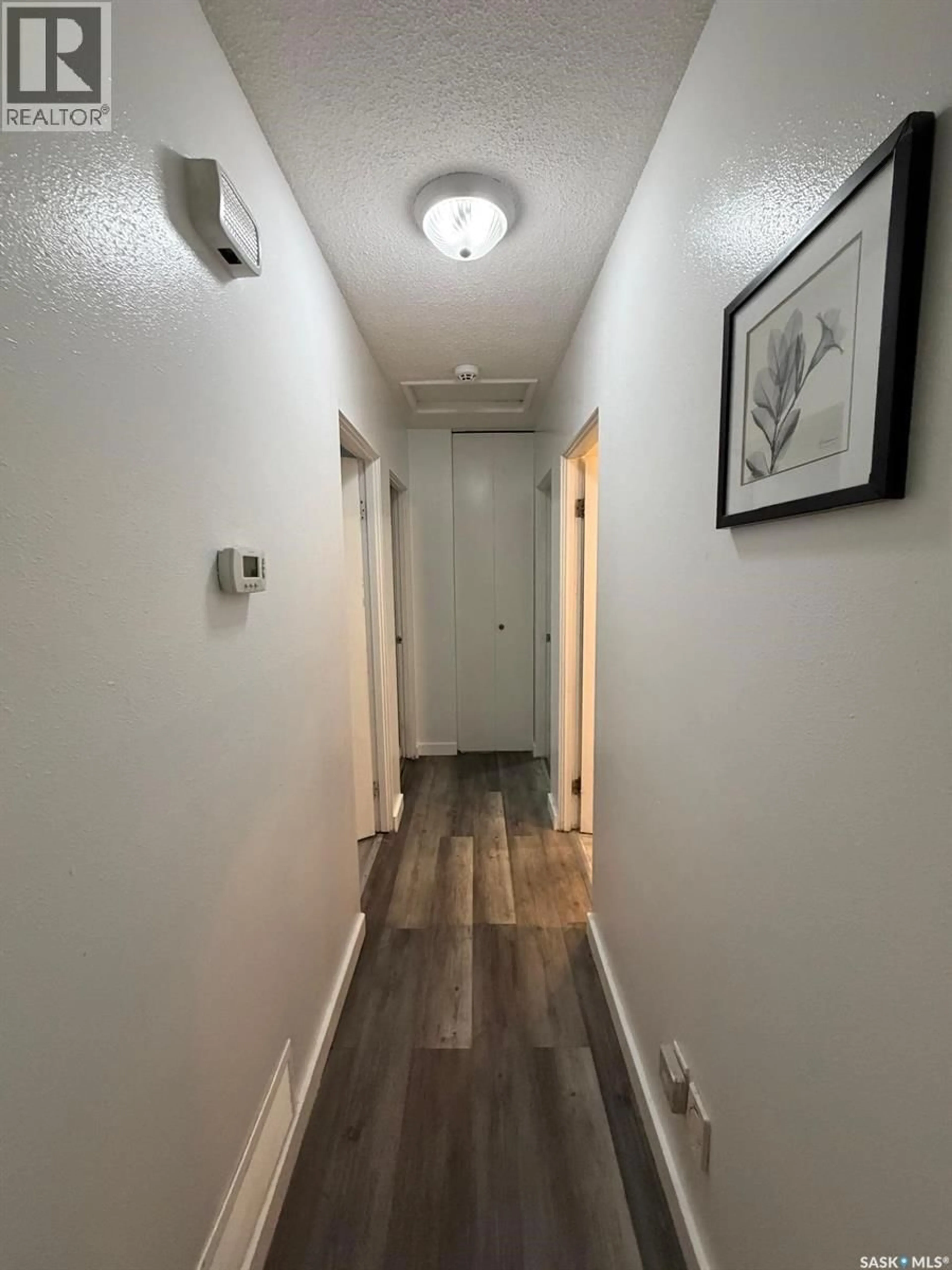 A pic of a room for 306 X AVENUE, Saskatoon Saskatchewan S7L3J7