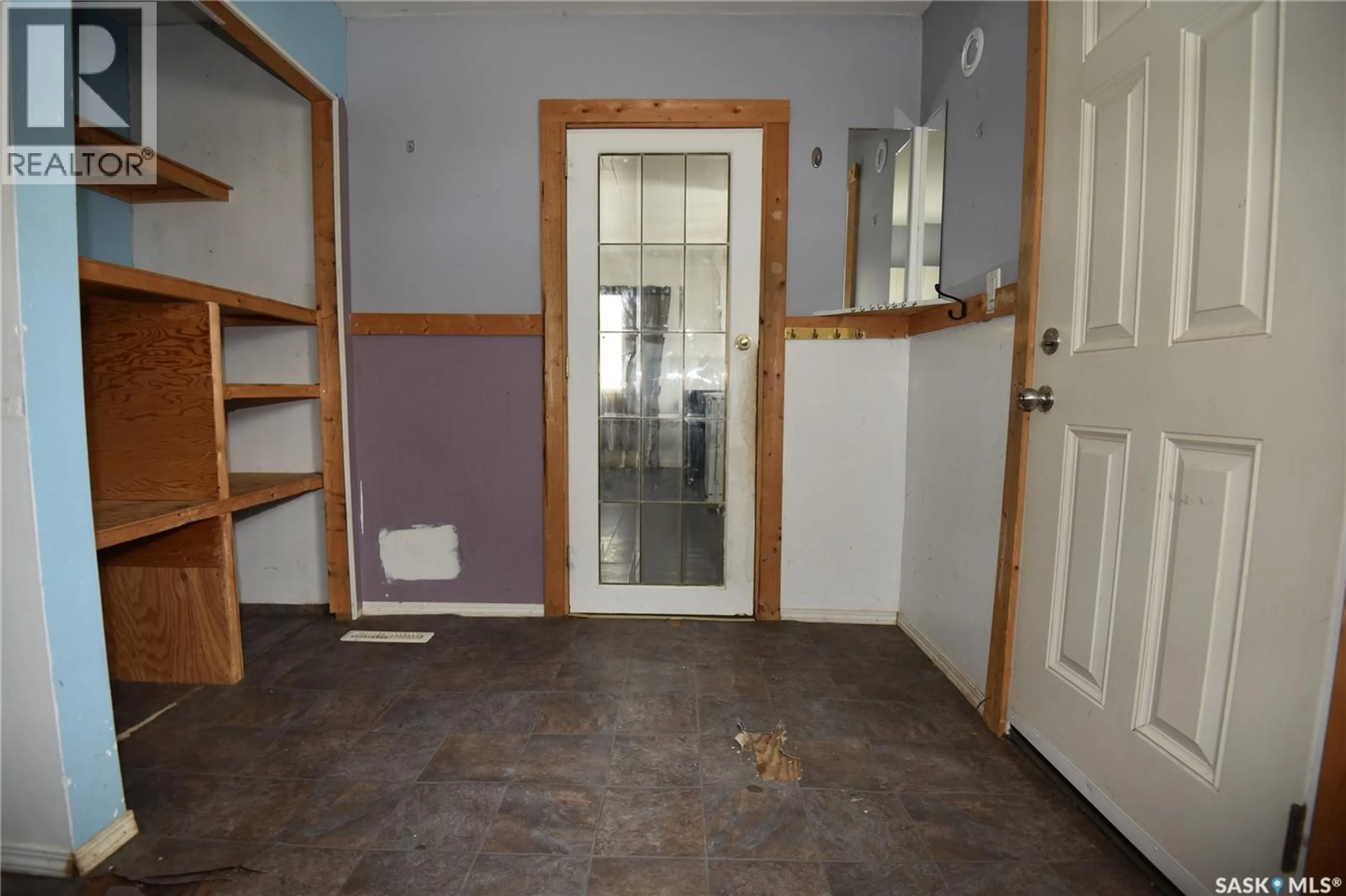 A pic of a room for 323 6TH AVENUE, Nipawin Saskatchewan S0E1E0