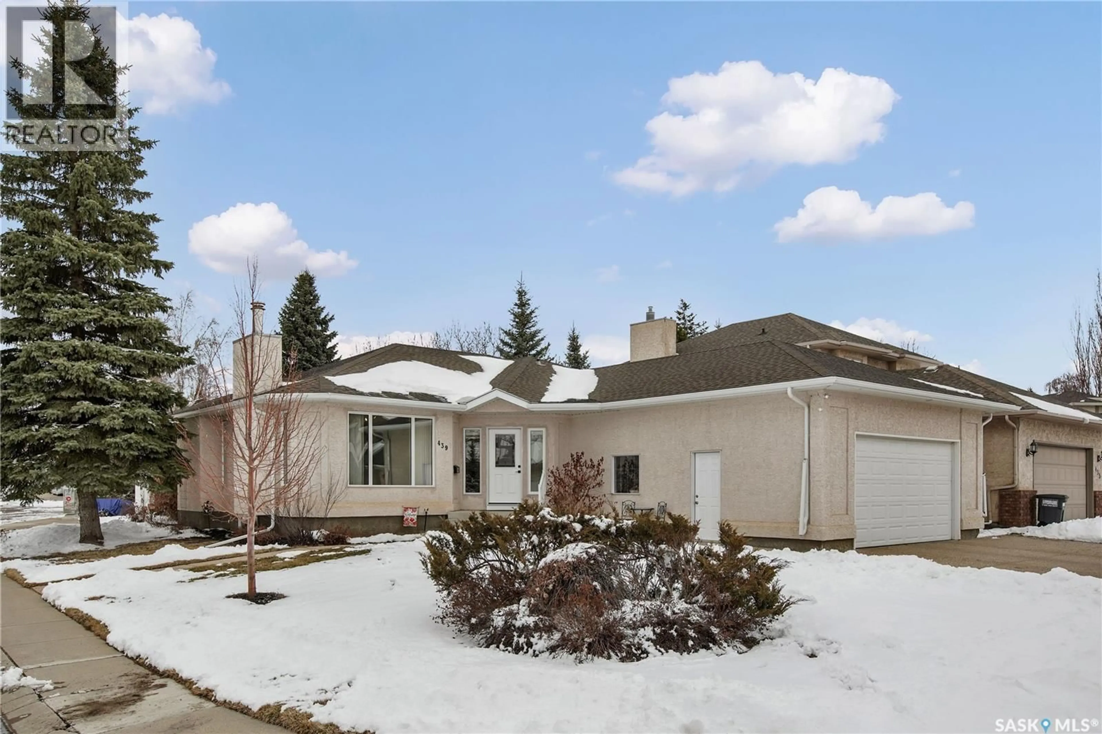 Home with vinyl exterior material, street for 439 BRAEMAR COURT, Saskatoon Saskatchewan S7V1A2