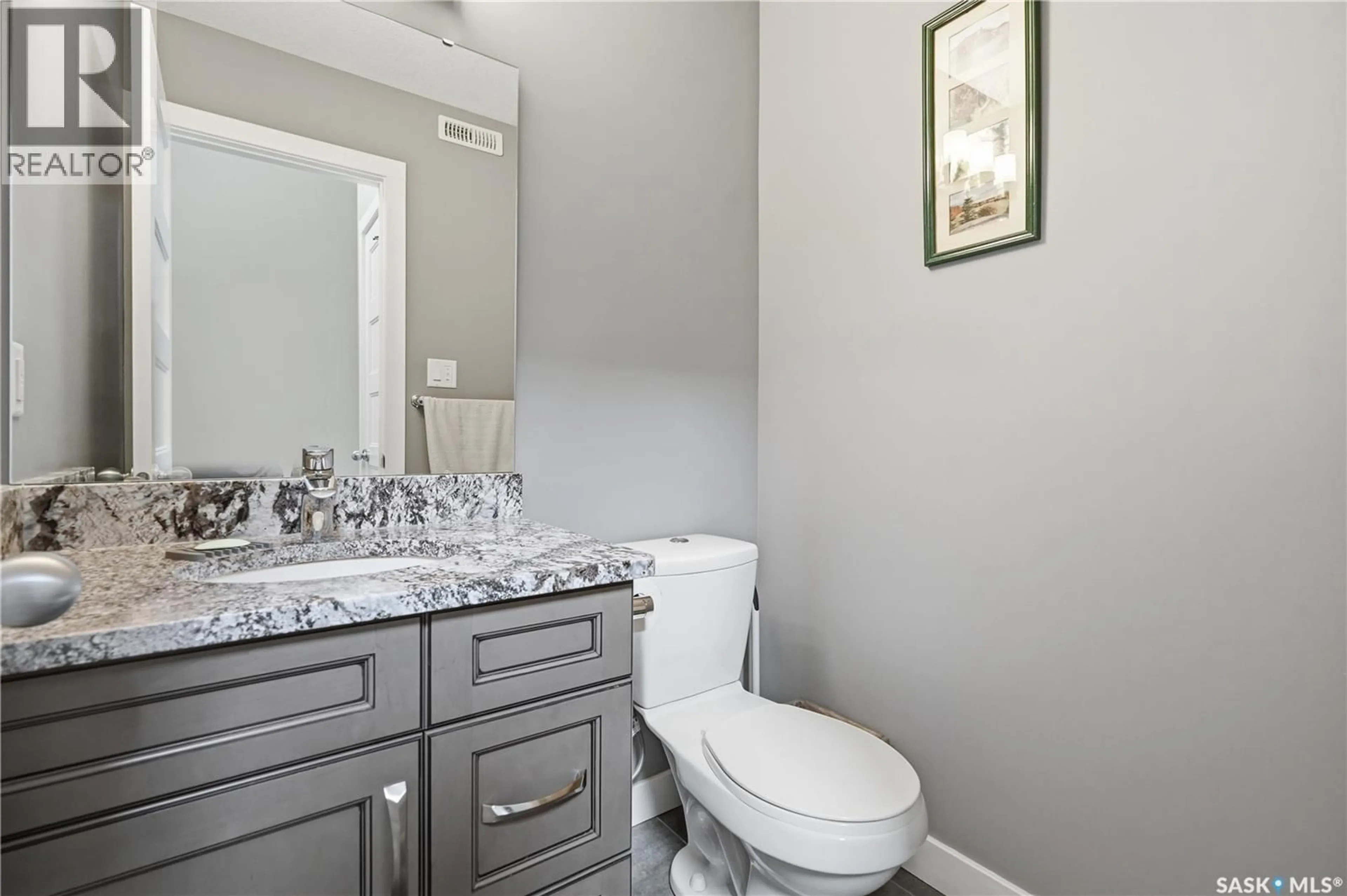 Standard bathroom, ceramic/tile floor for 4009 ALTON CRESCENT, Regina Saskatchewan S4W0H6