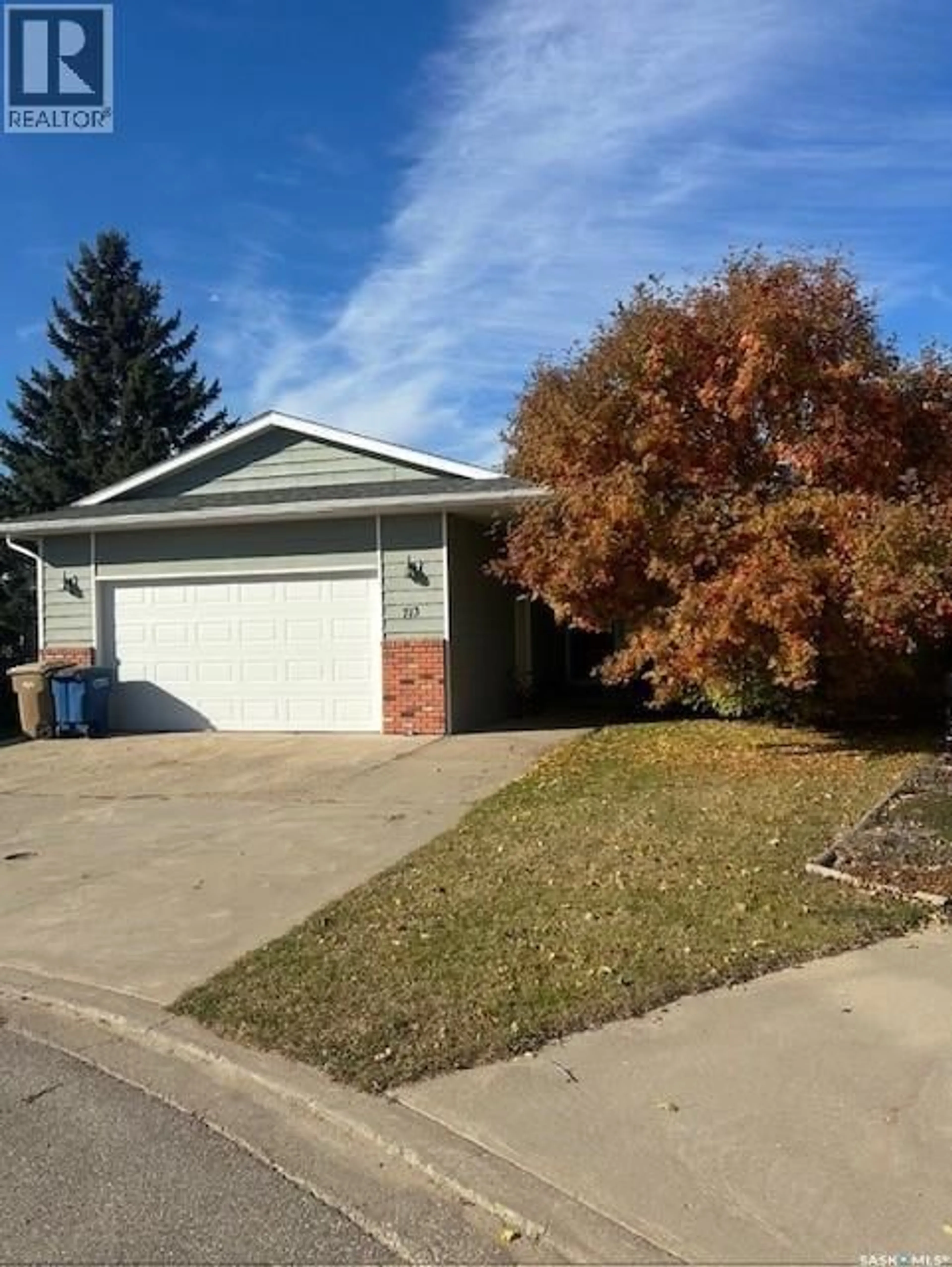 Home with vinyl exterior material, street for 713 CHAMBERS COURT, Shellbrook Saskatchewan S0J2E0