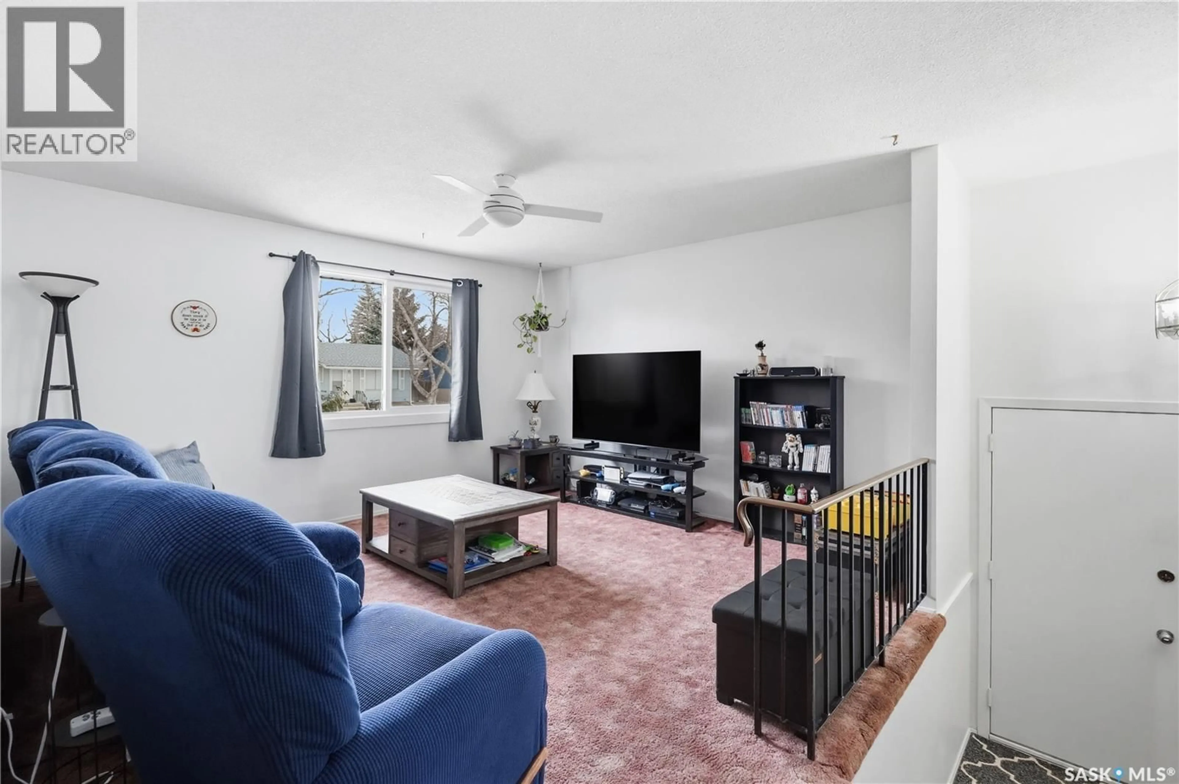 Living room with furniture, unknown for 15 TURNER CRESCENT, Regina Saskatchewan S4N4P7