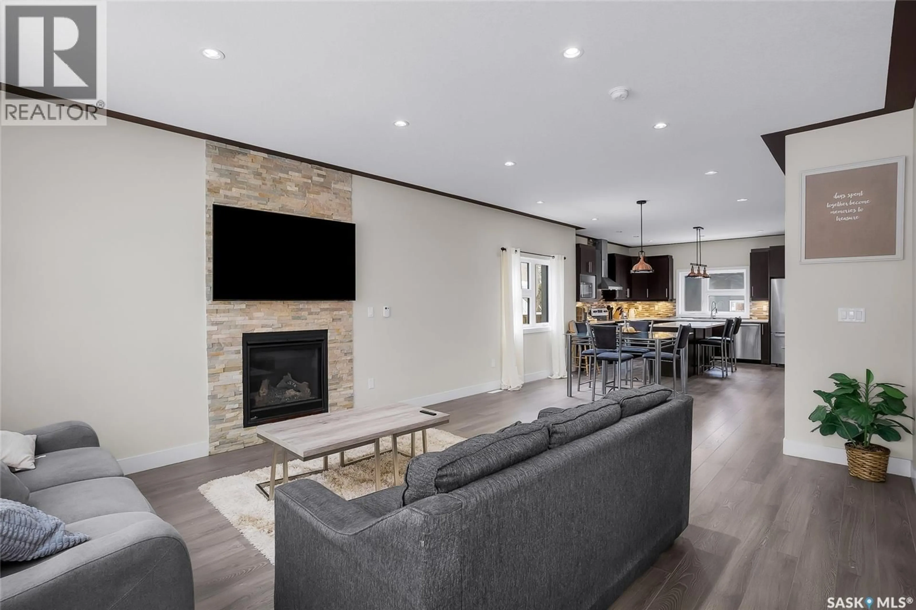 Home theater for 305 CLARENCE AVENUE, Saskatoon Saskatchewan S7N1H5