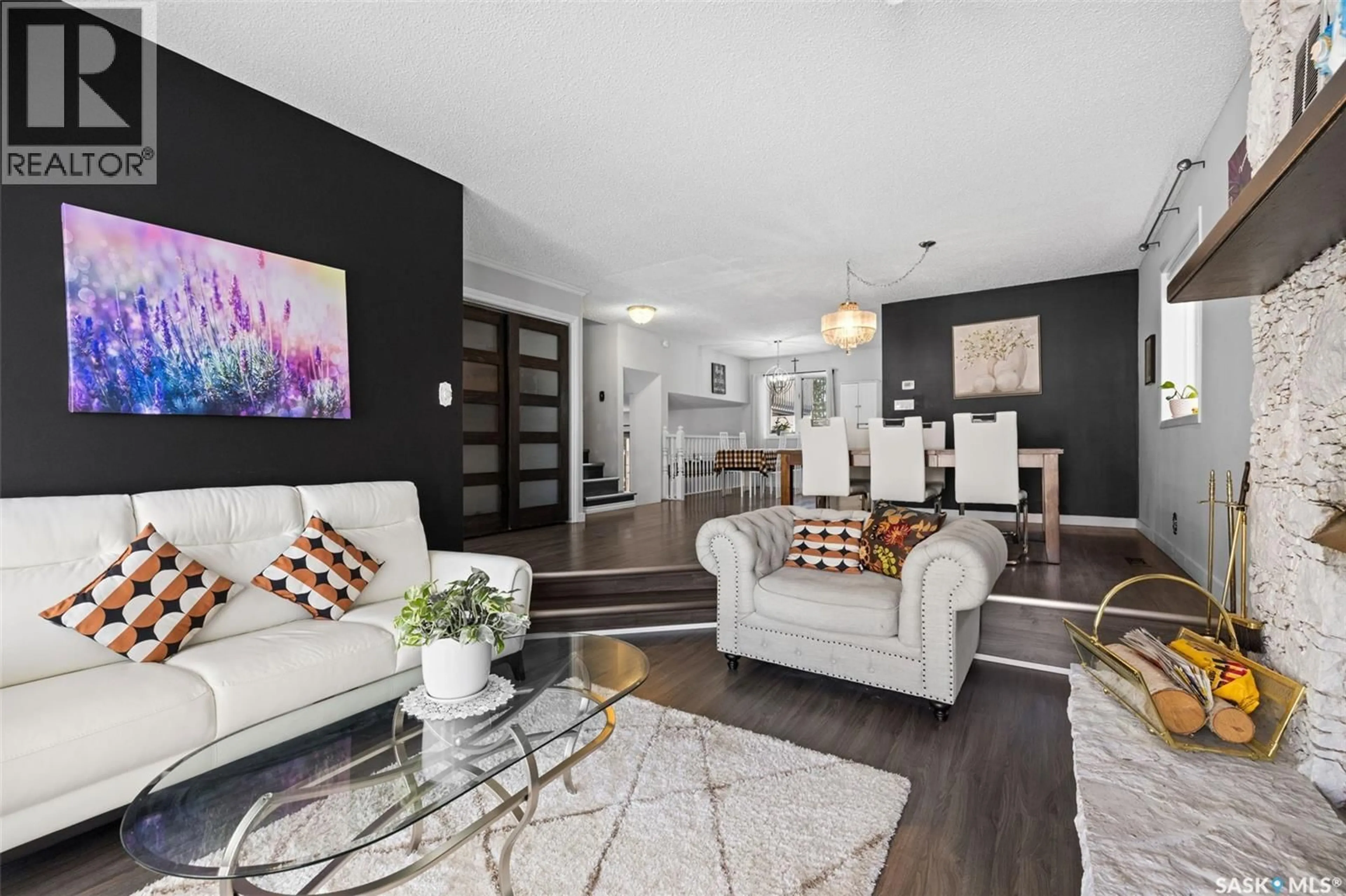 Living room with furniture, unknown for 435 CHRISTOPHER ROAD, Saskatoon Saskatchewan S7J3S1