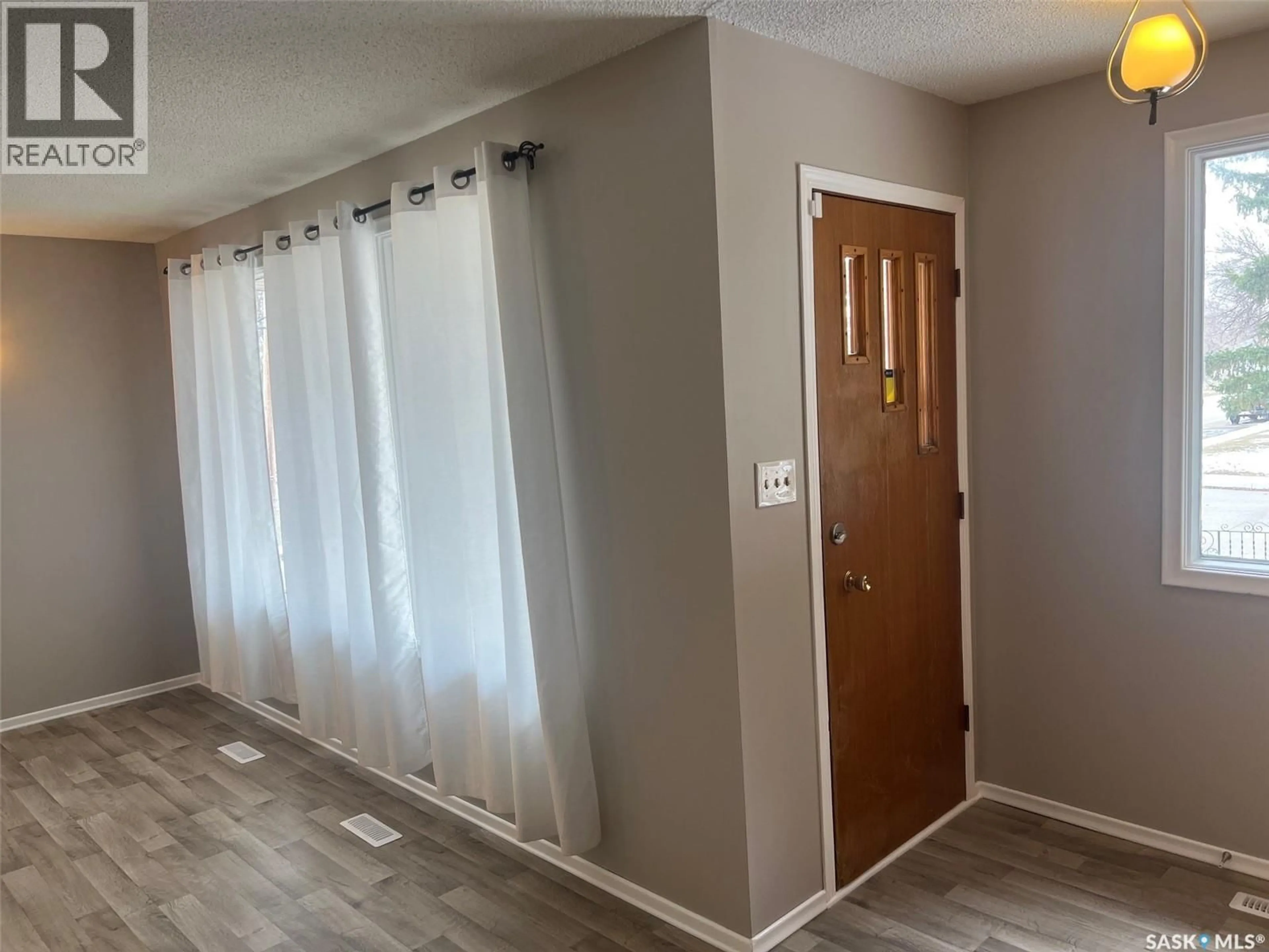 Unknown for 802 PRINCESS STREET, Regina Saskatchewan S4T3X9