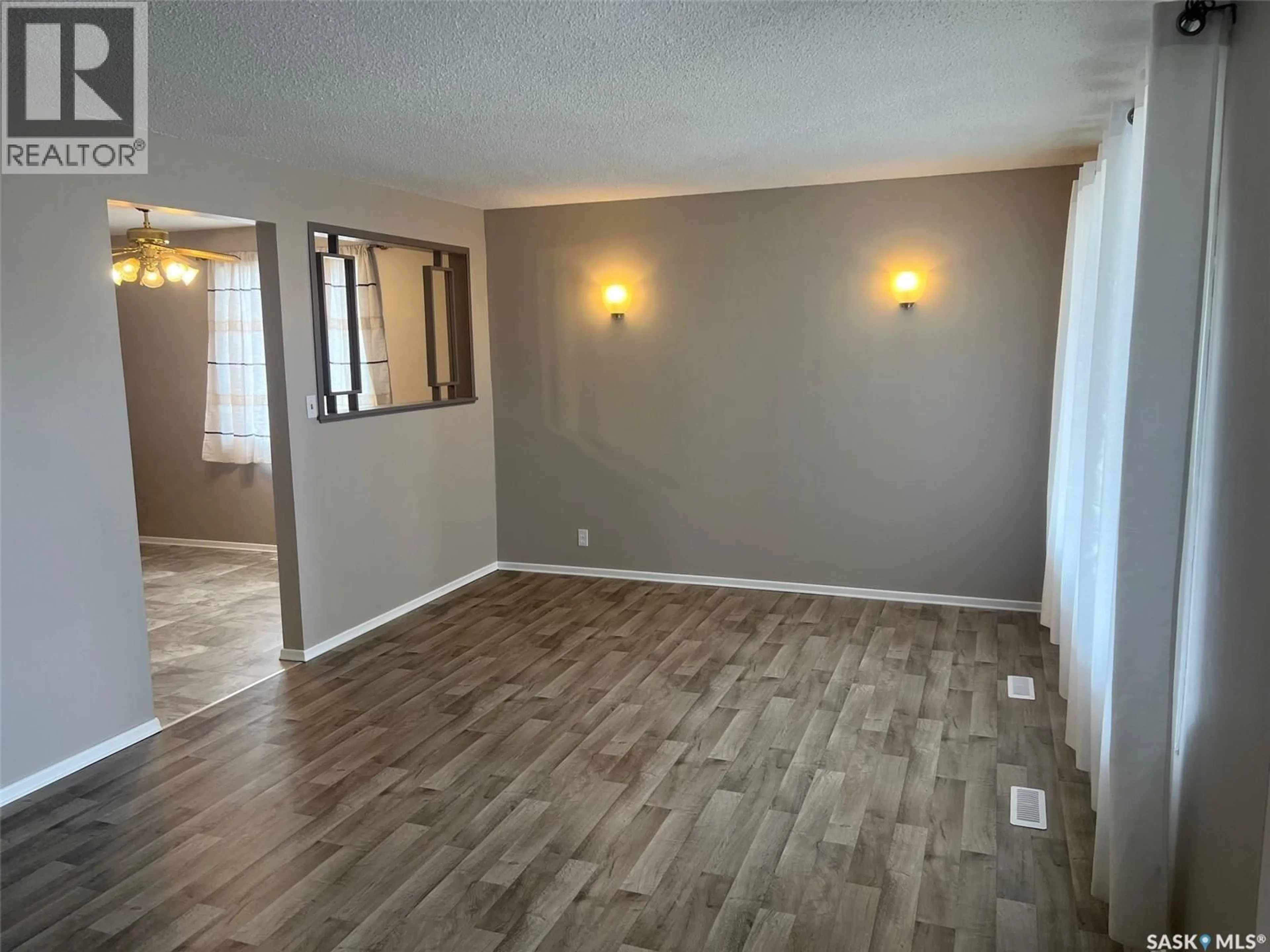 A pic of a room for 802 PRINCESS STREET, Regina Saskatchewan S4T3X9