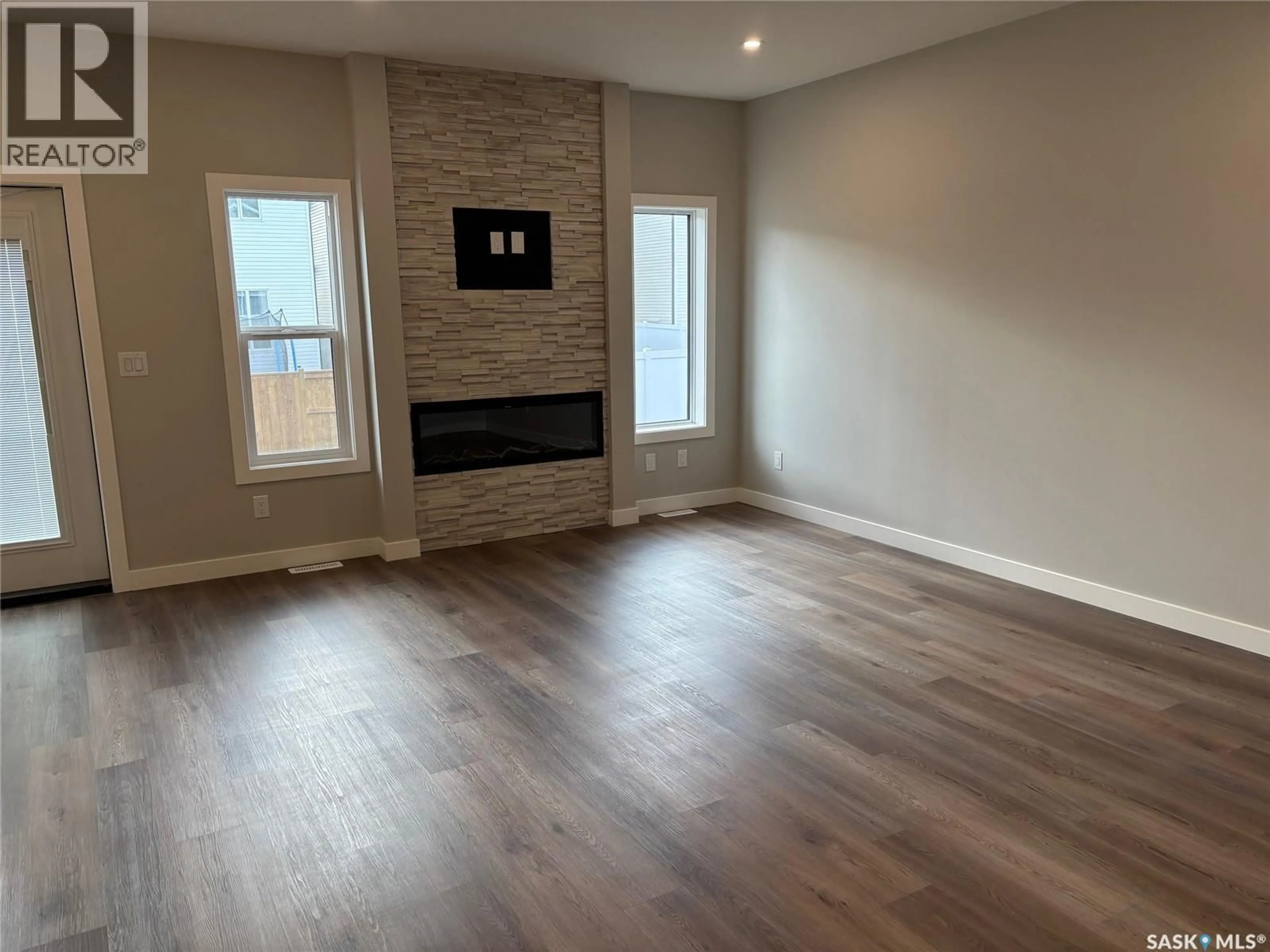 A pic of a room for 301 COCKCROFT STREET, Saskatoon Saskatchewan S7V1Y9
