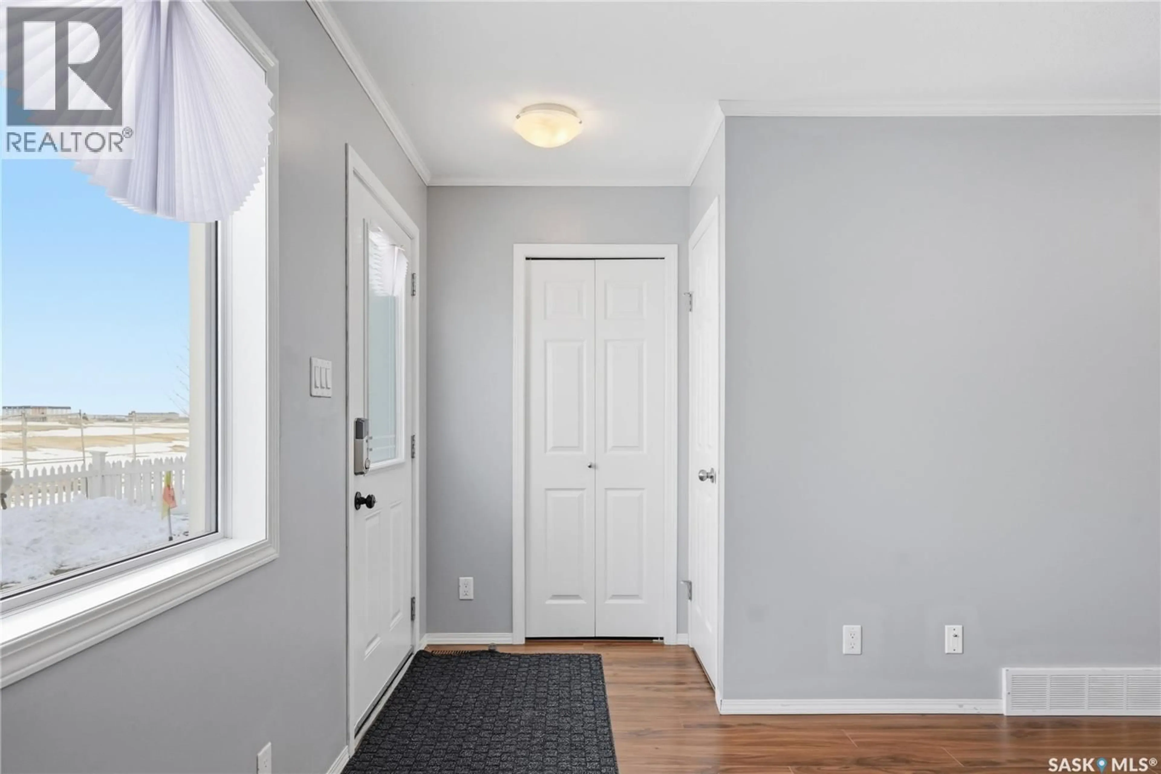 Indoor entryway for 405 - 1303 RICHARDSON ROAD, Saskatoon Saskatchewan S7R0L1