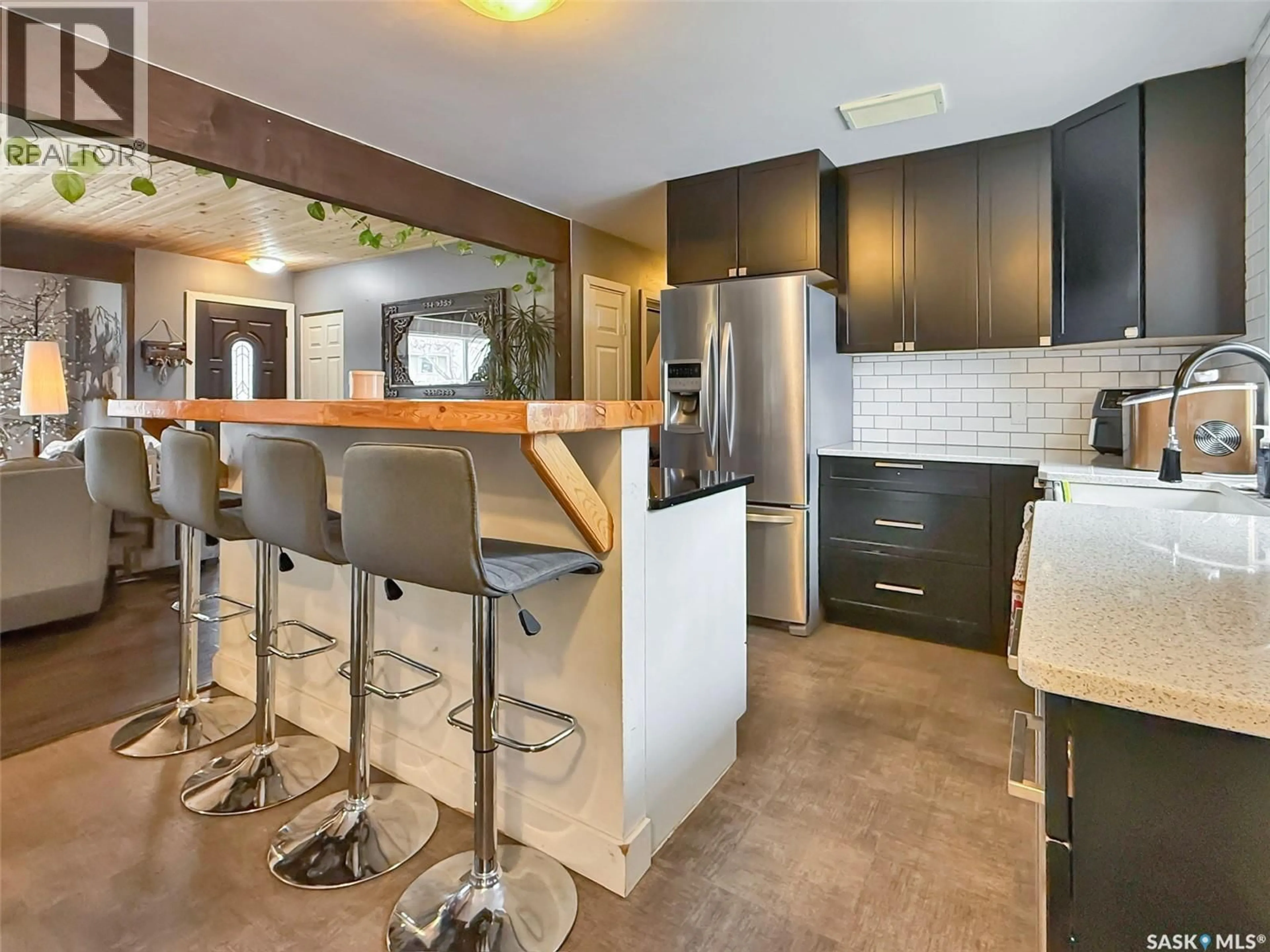 Open concept kitchen, unknown for 1415 ASHLEY DRIVE, Swift Current Saskatchewan S9H1N6