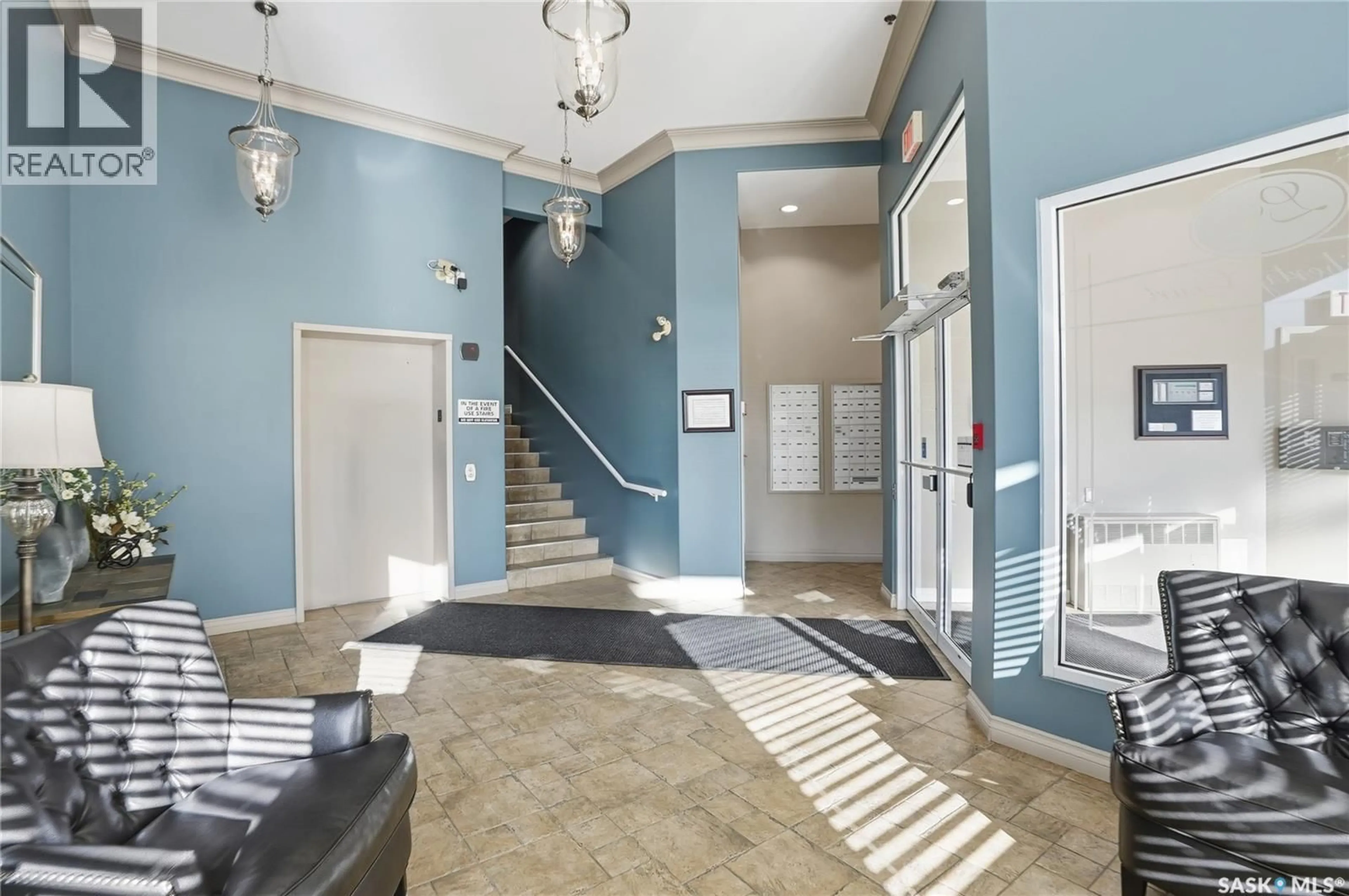 Indoor foyer for 407 110 ARMISTICE WAY, Saskatoon Saskatchewan S7J5L8