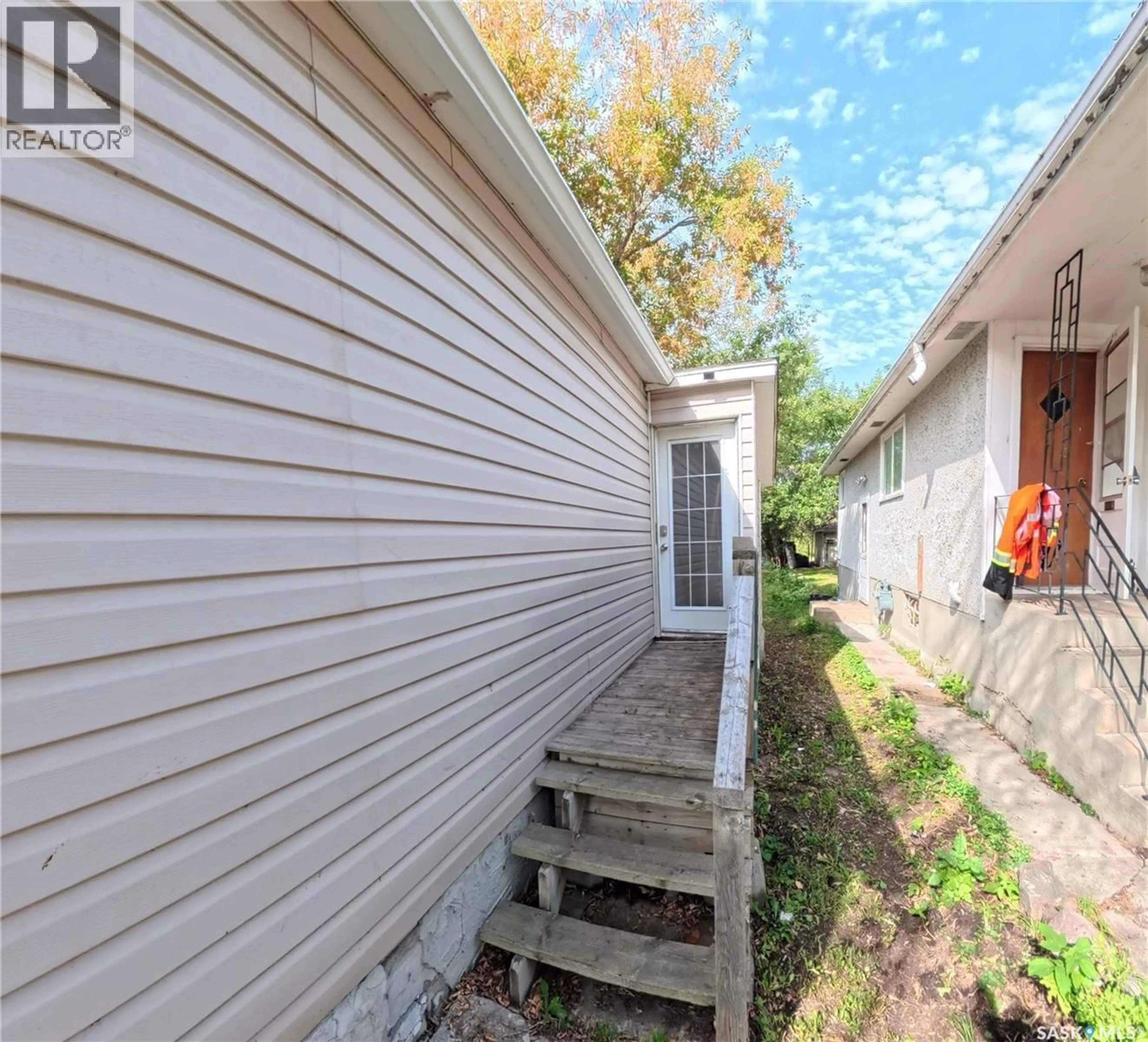 Unknown for 4416 2ND AVENUE, Regina Saskatchewan S4R0Y4