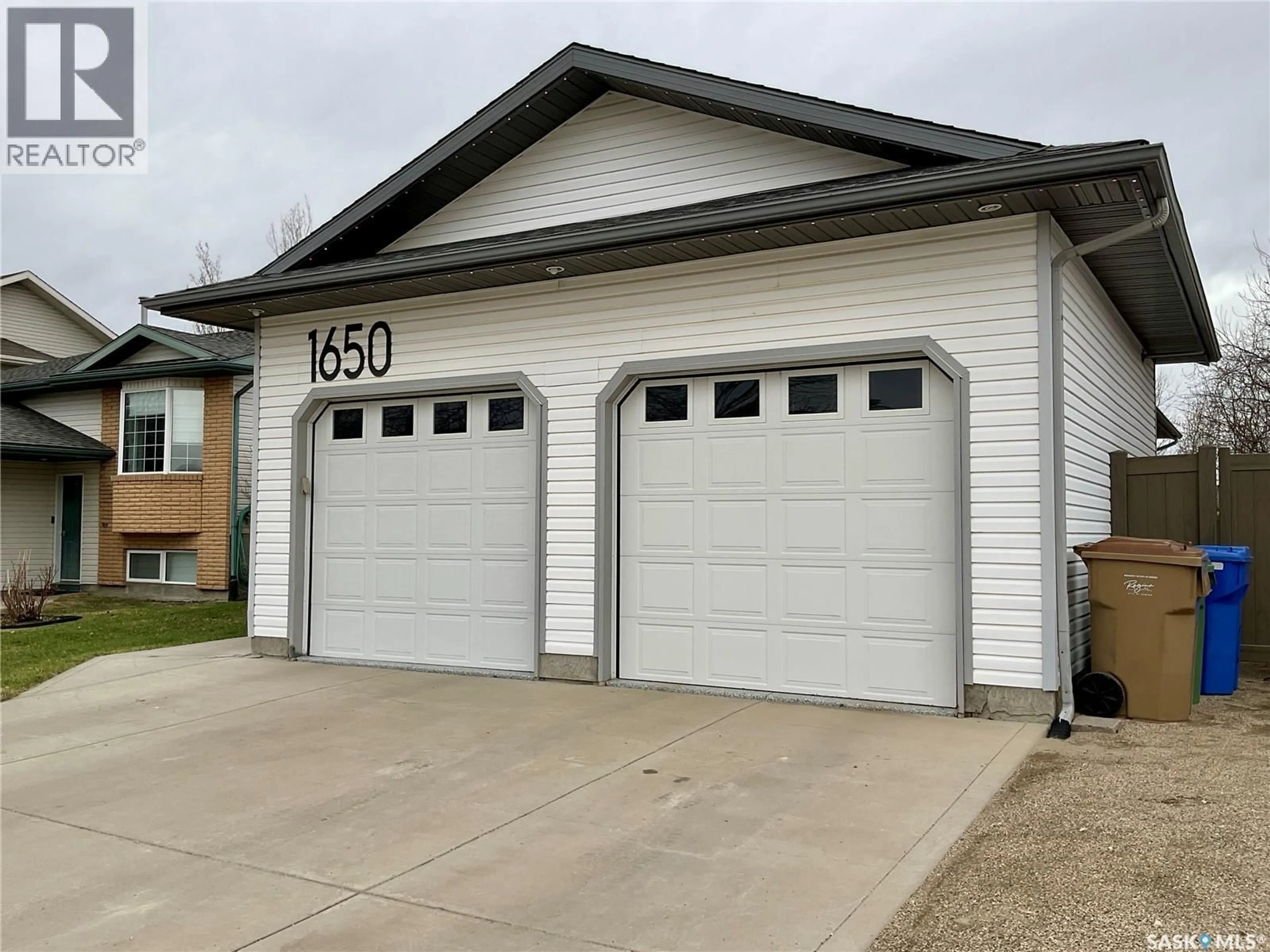 Indoor garage for 1650 ROUSSEAU CRESCENT, Regina Saskatchewan S4X4L9