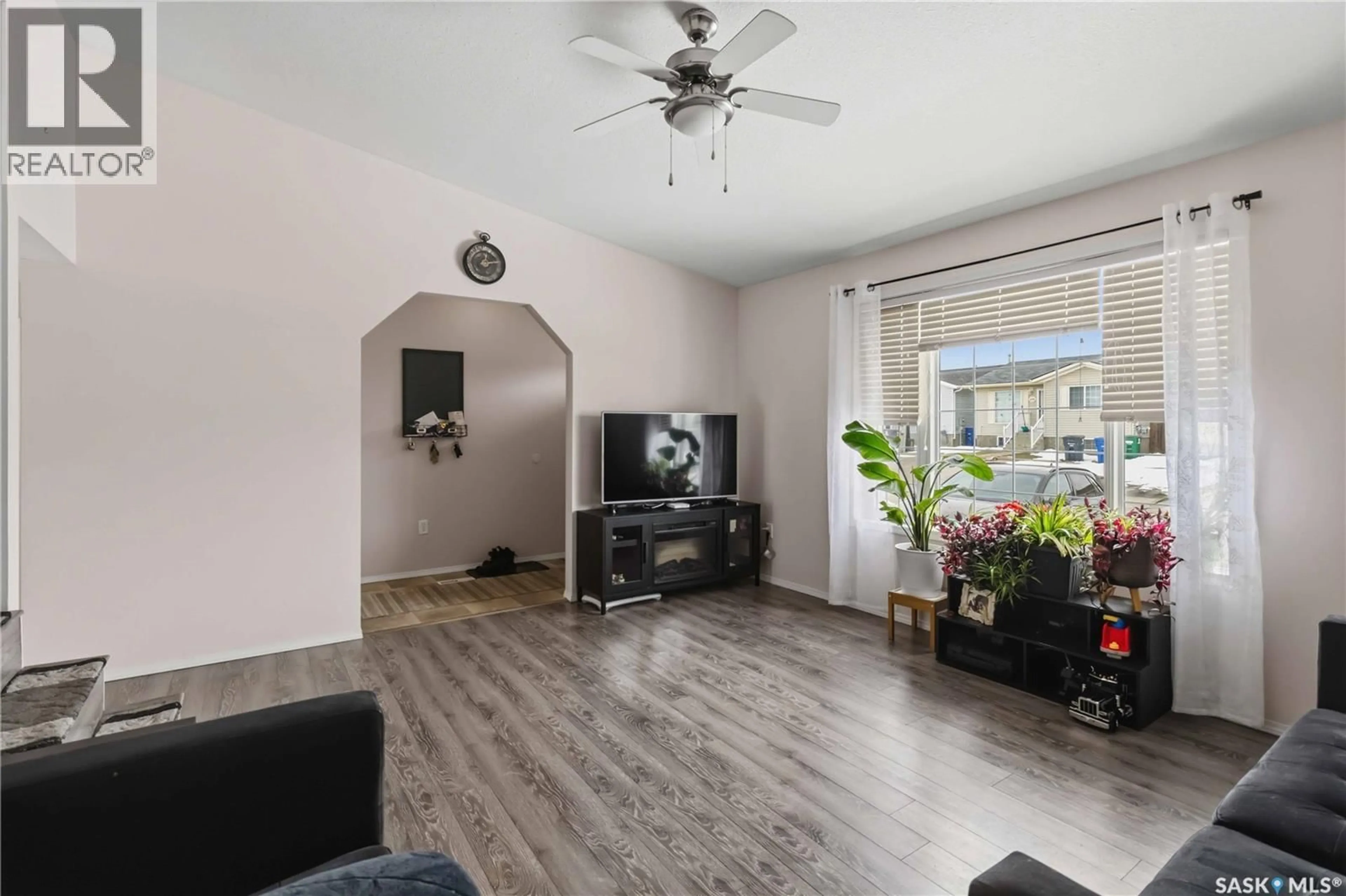 Living room with furniture, unknown for 3456 FAIRLIGHT DRIVE, Saskatoon Saskatchewan S7M3Z4