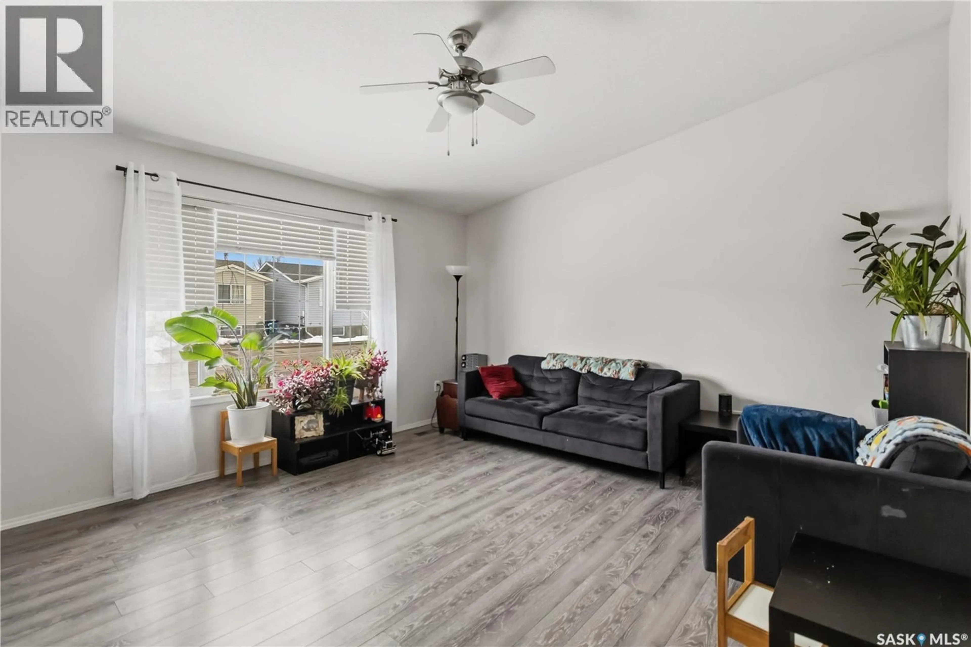 Living room with furniture, unknown for 3456 FAIRLIGHT DRIVE, Saskatoon Saskatchewan S7M3Z4