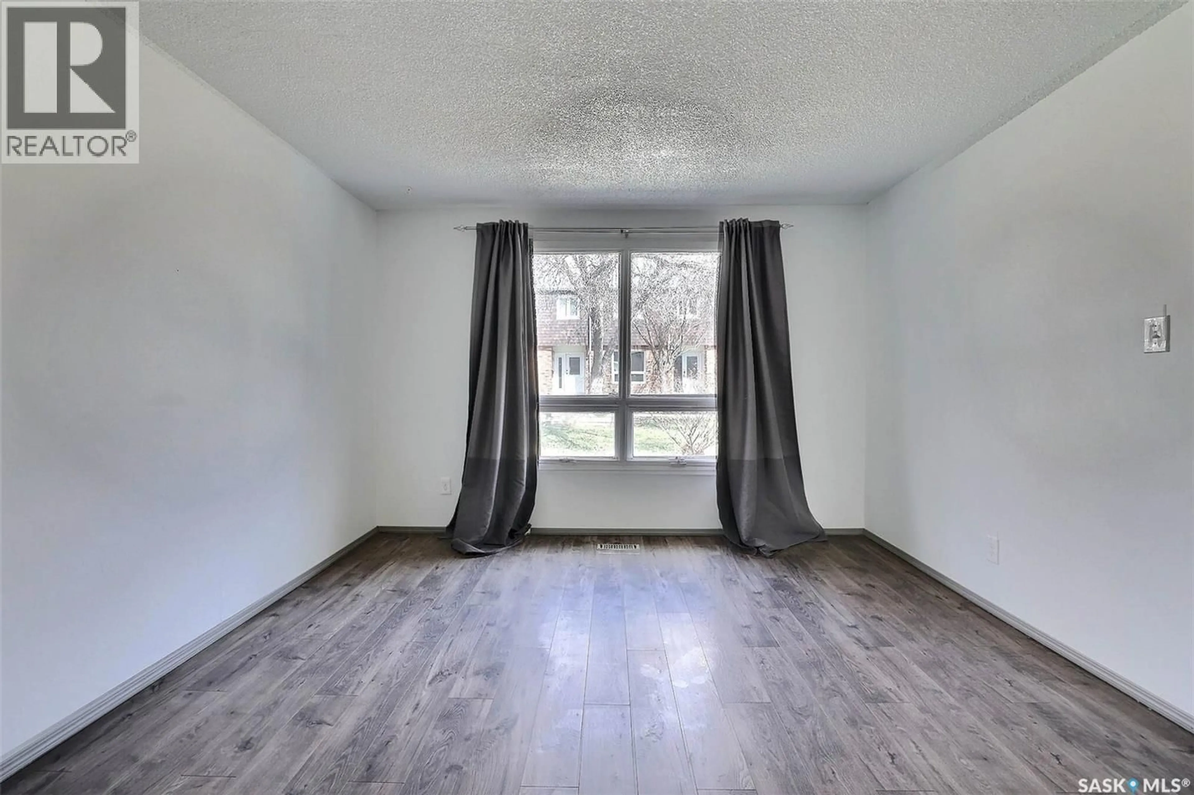 A pic of a room for 51 SPRUCEVIEW ROAD, Regina Saskatchewan S4R0E1