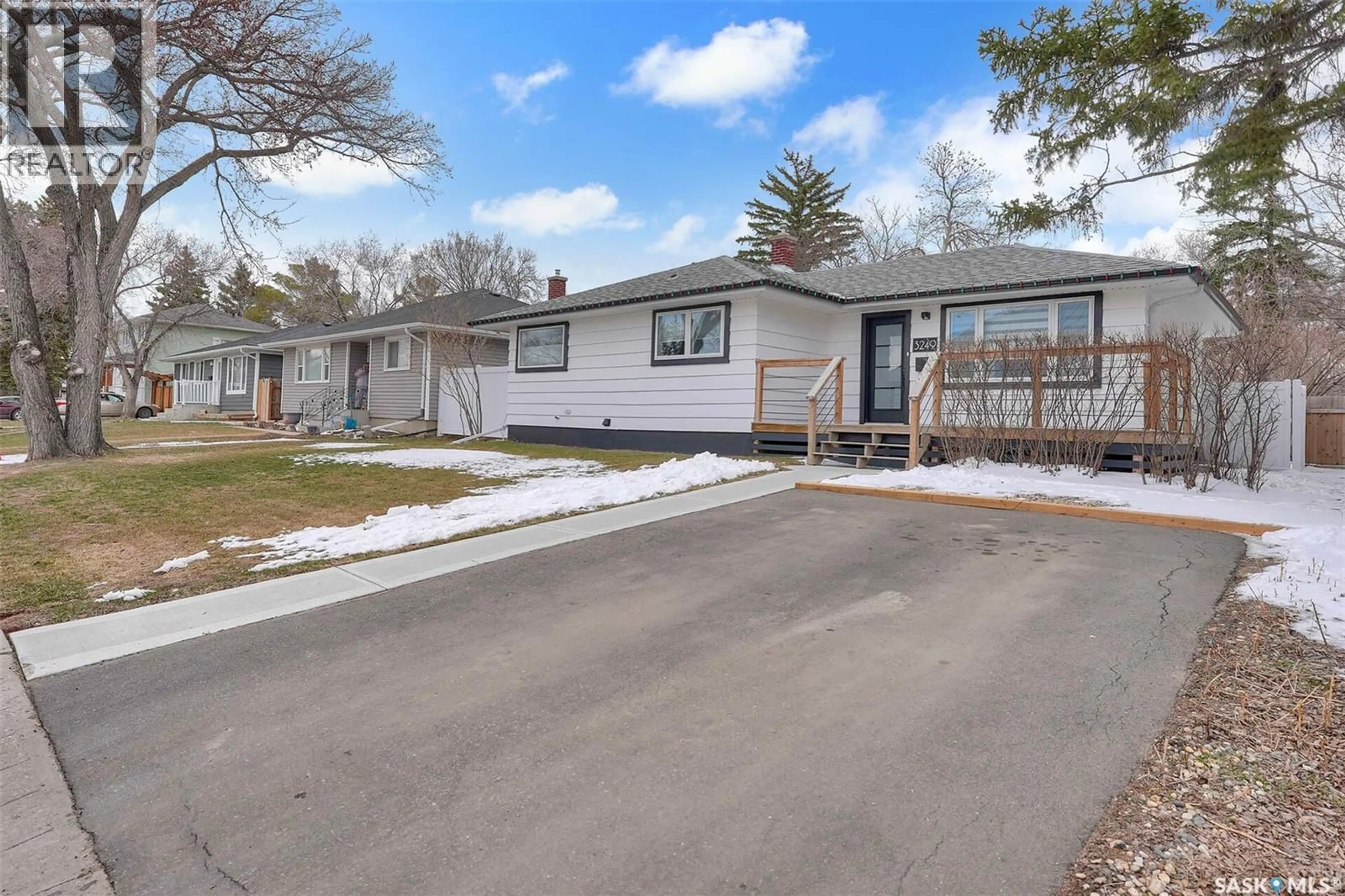 Home with vinyl exterior material, street for 3249 MONTAGUE STREET, Regina Saskatchewan S4S1Z8