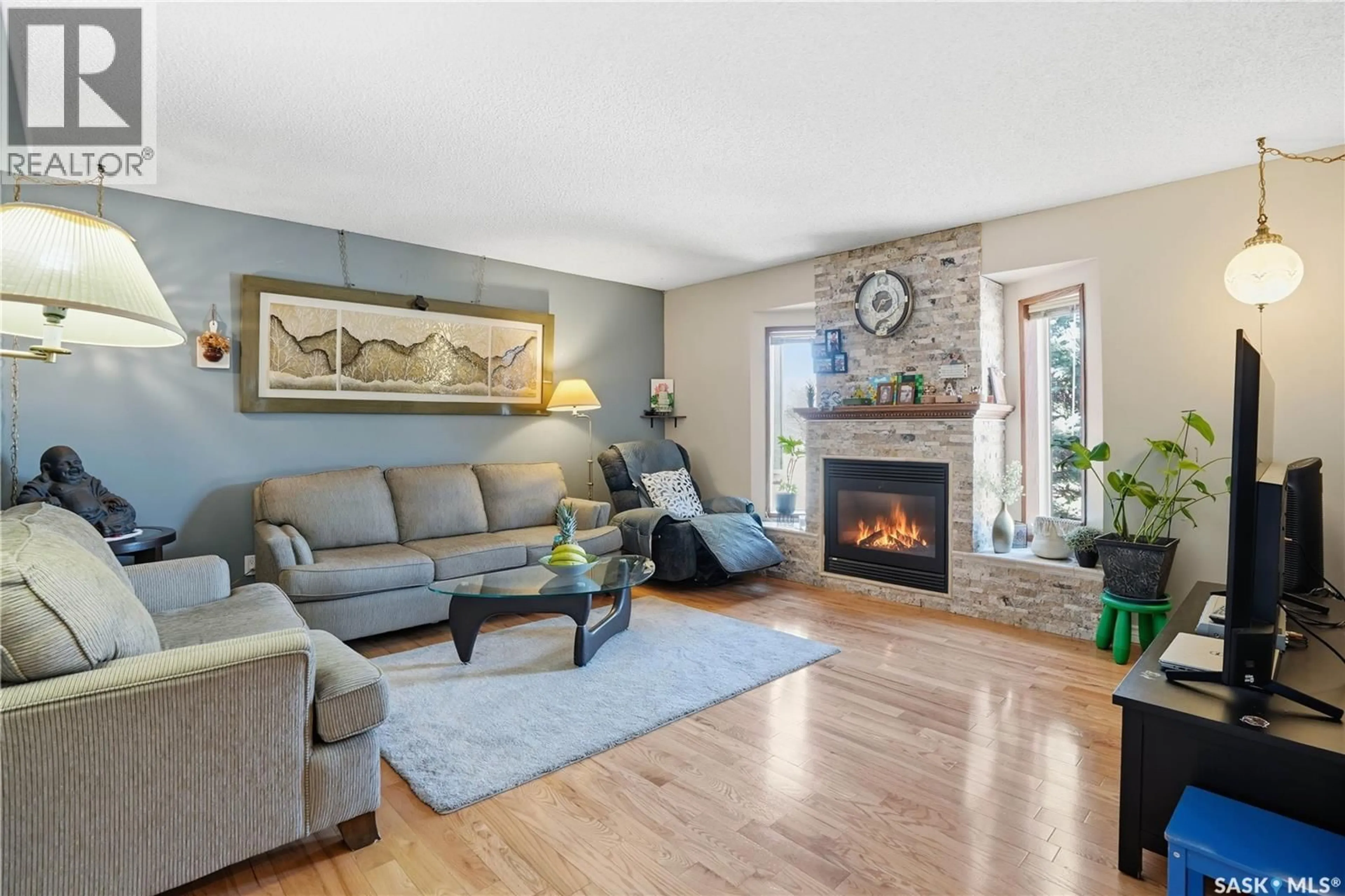 Living room with furniture, unknown for 6207 PARSONS BAY, Regina Saskatchewan S4X3A5