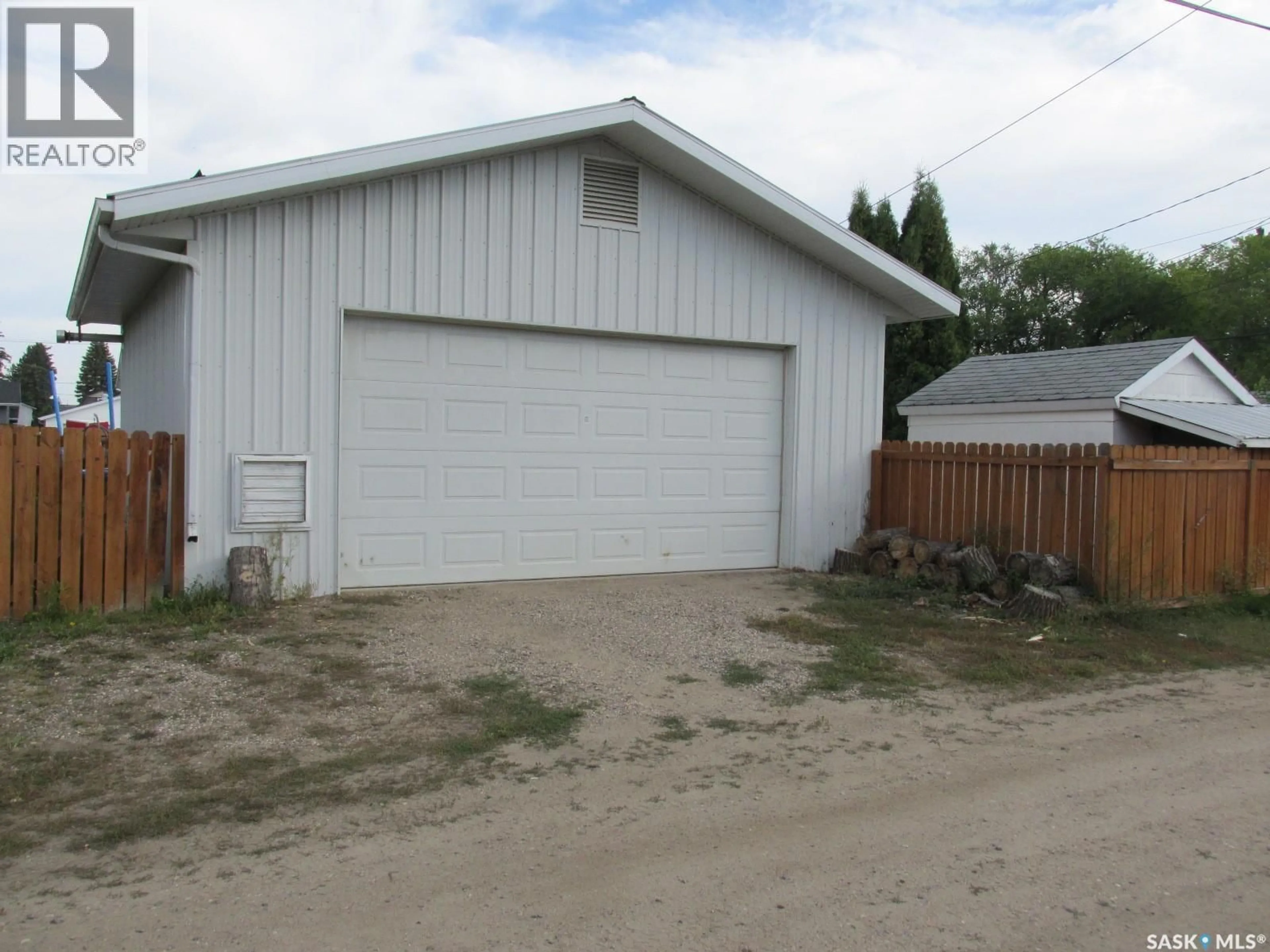 Shed for 302 7TH AVENUE, Nipawin Saskatchewan S0E1E0