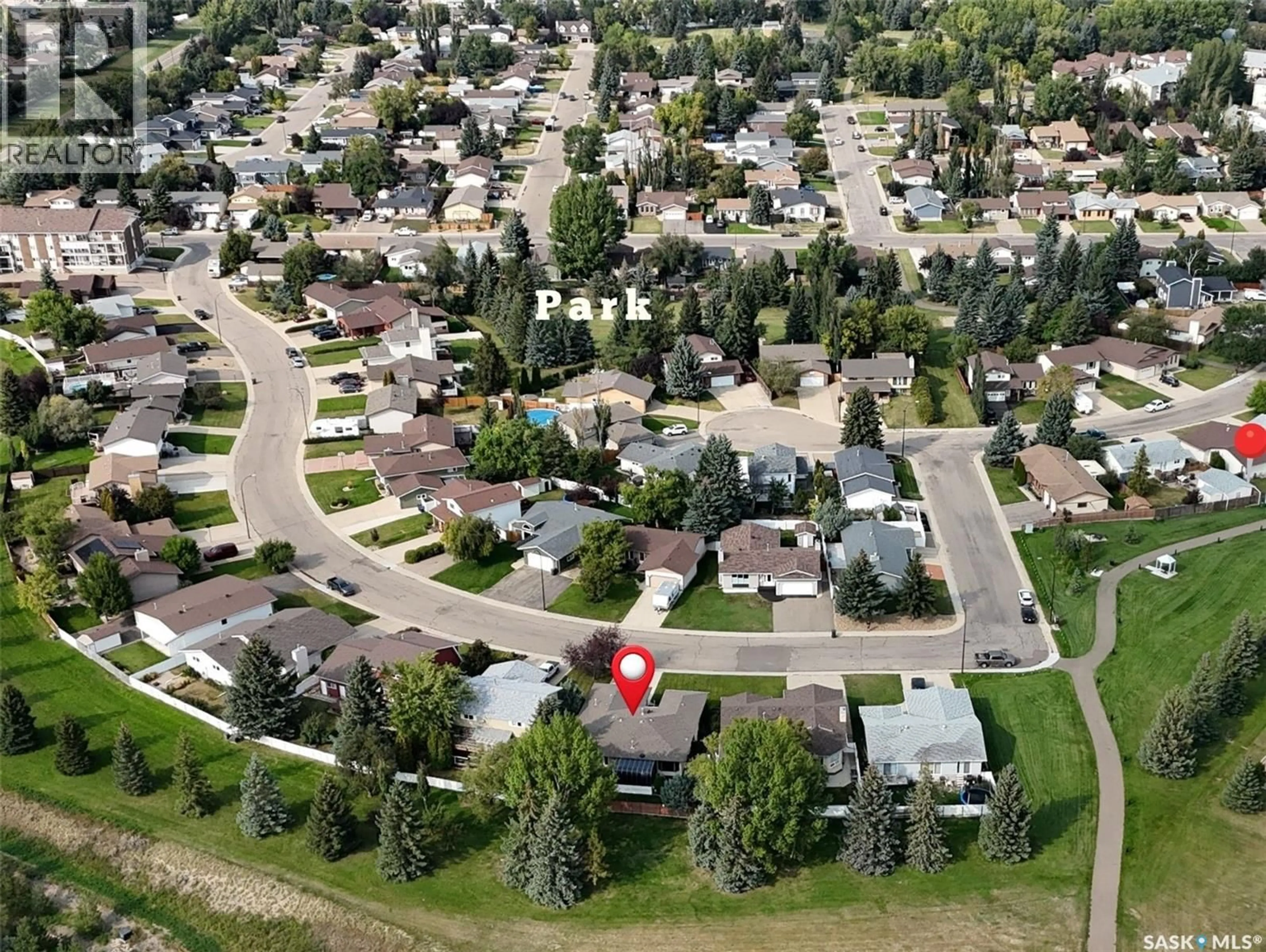 A pic from outside/outdoor area/front of a property/back of a property/a pic from drone, street for 412 CURRY CRESCENT, Swift Current Saskatchewan S9H4X4