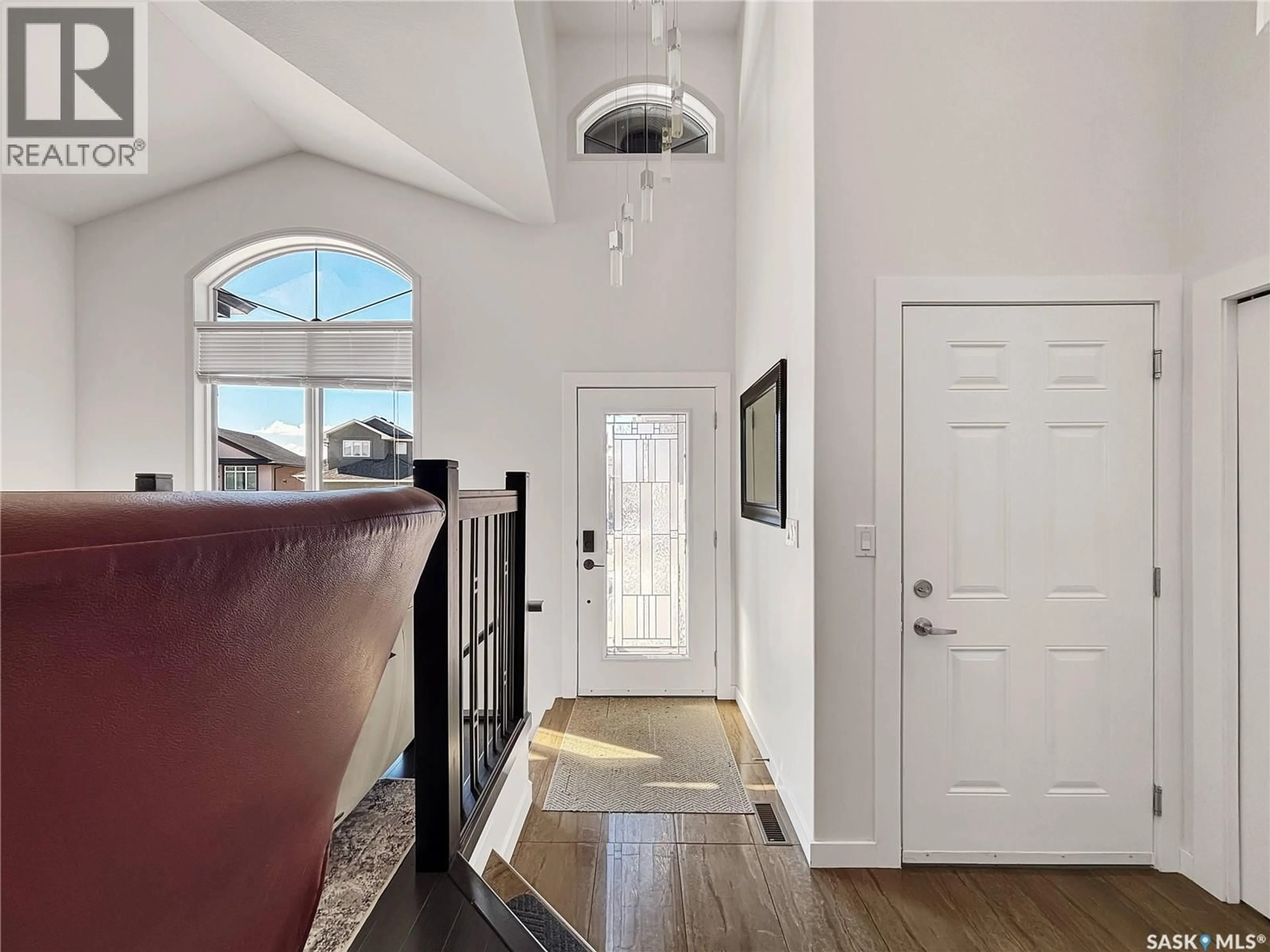 Indoor entryway for 451 HASTINGS CRESCENT, Saskatoon Saskatchewan S7V0C8