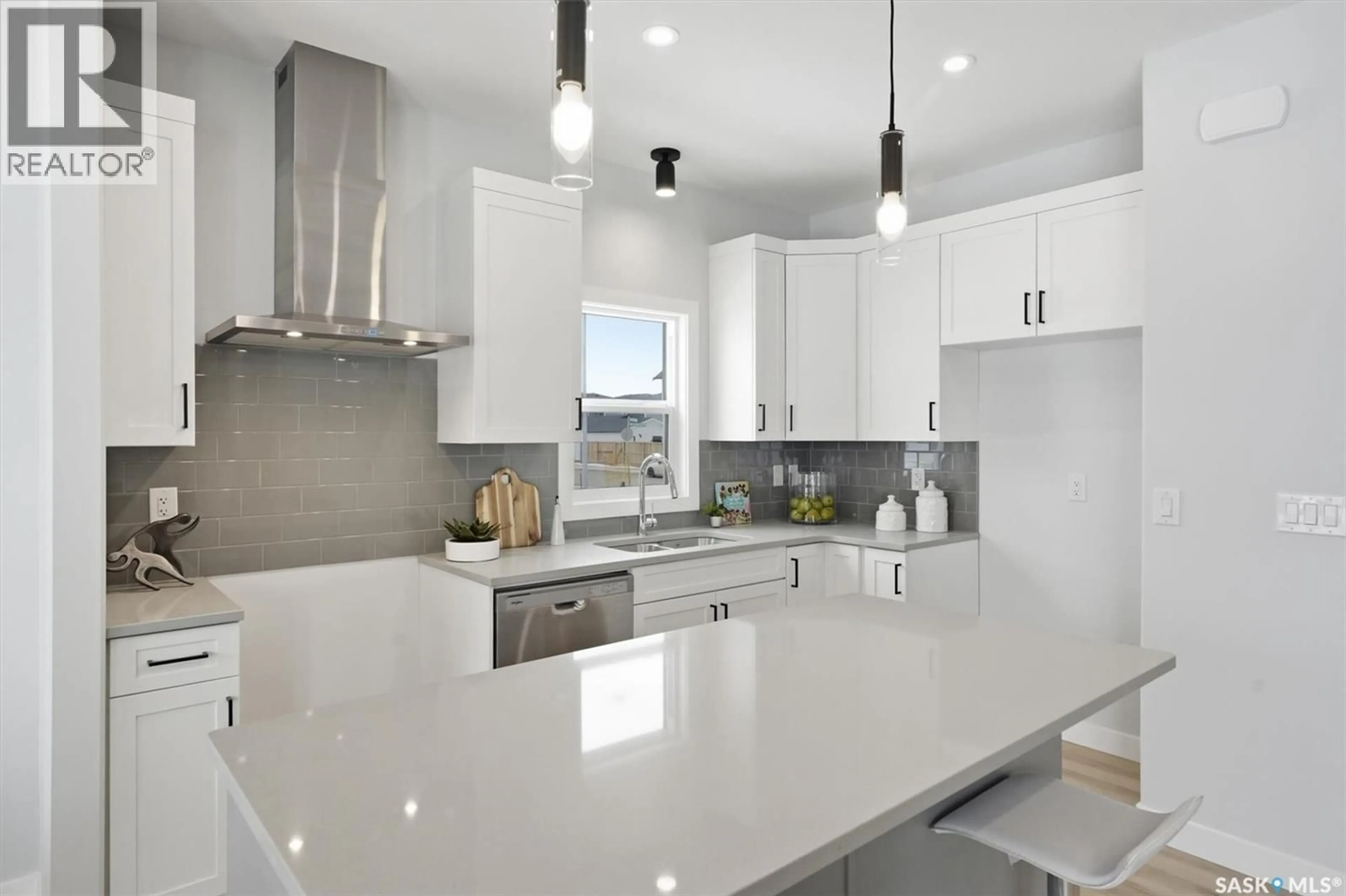 Contemporary kitchen, ceramic/tile floor for 410 LESKIW BEND, Saskatoon Saskatchewan S7W0L8