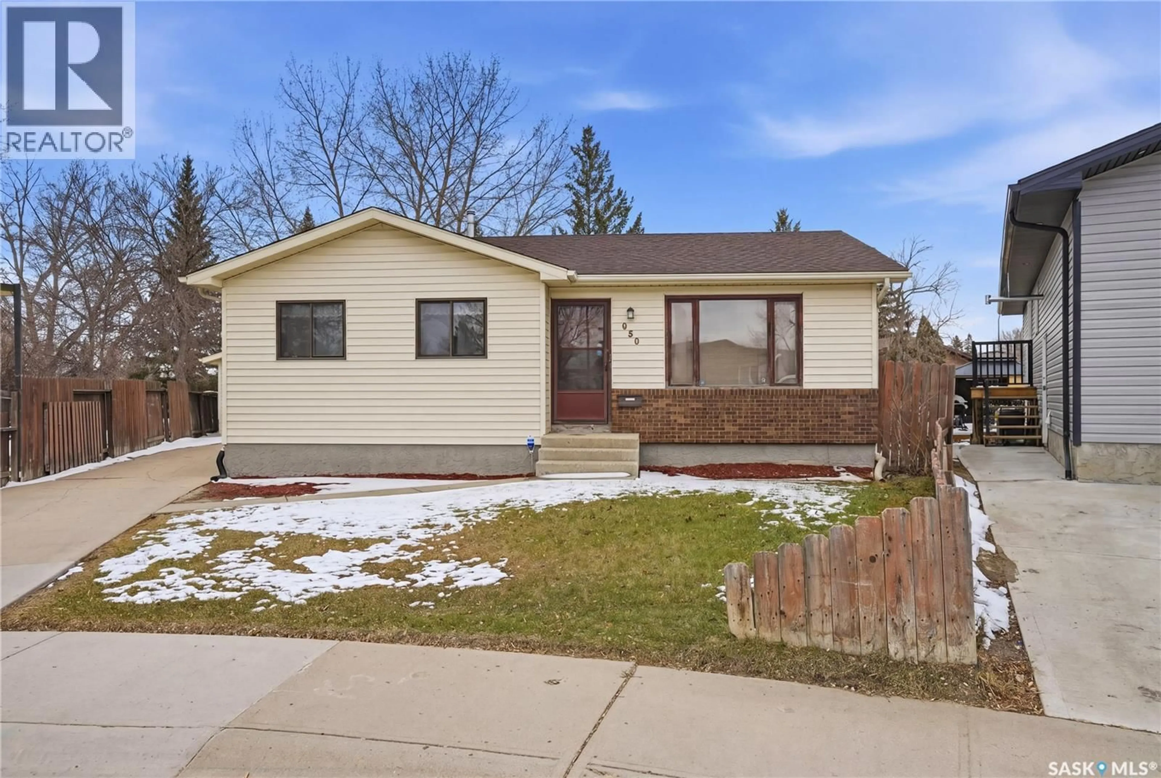 Home with vinyl exterior material, street for 950 BERCOVICH CRESCENT, Regina Saskatchewan S4N7J7