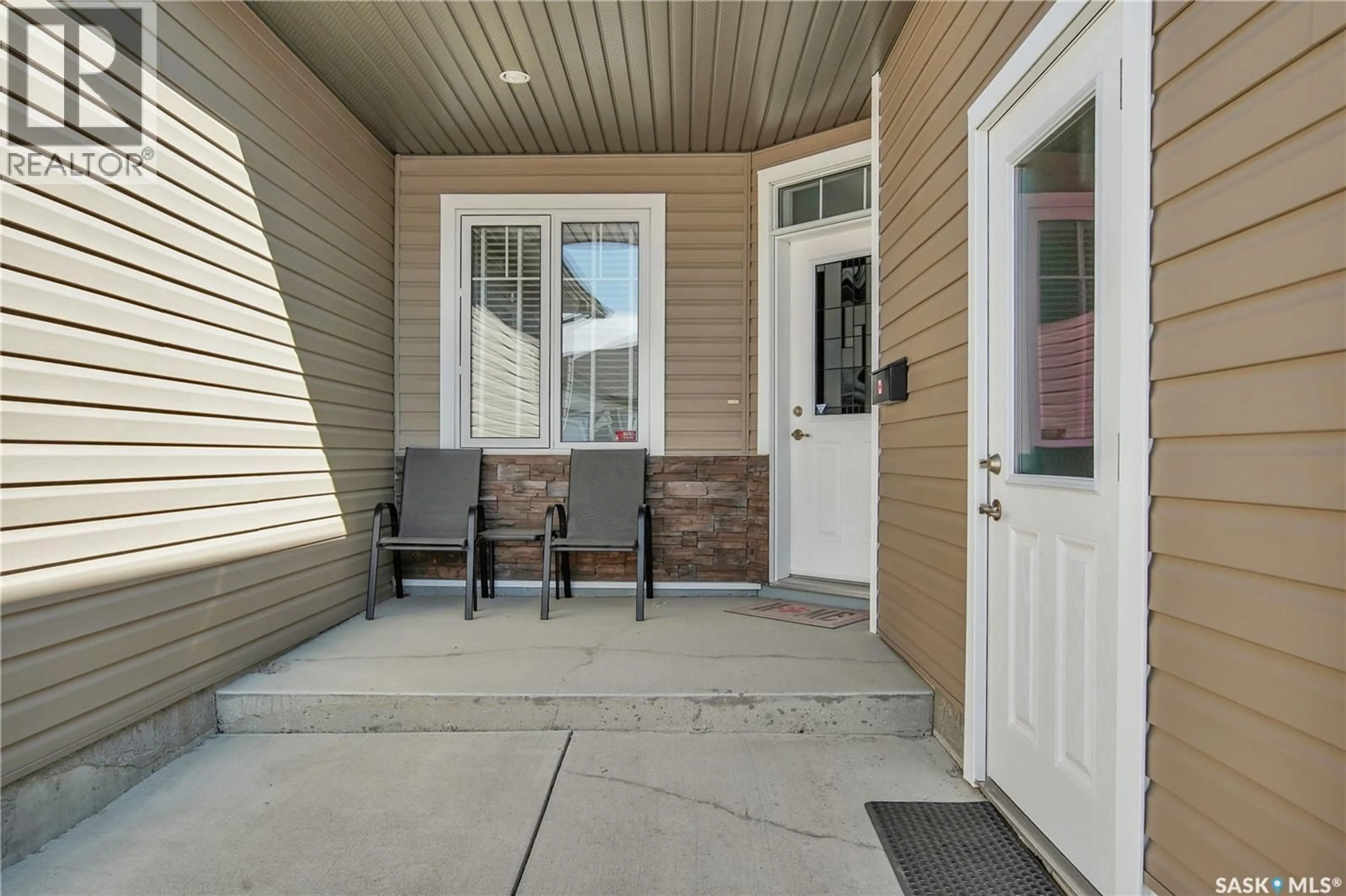 Indoor entryway for 44 100 BROOKLYN LANE, Warman Saskatchewan S0K0A1