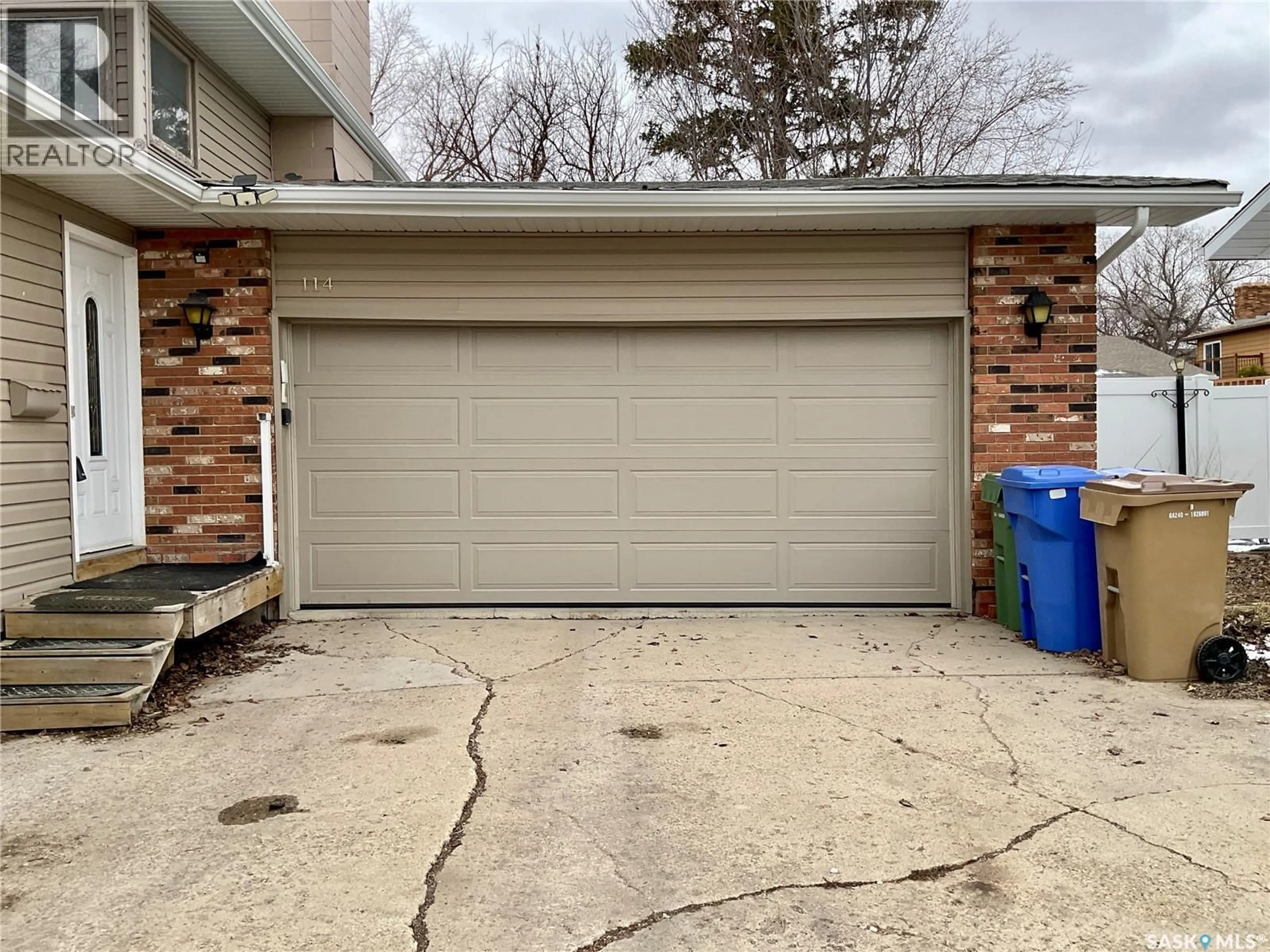 Indoor garage for 114 WINDFIELD ROAD, Regina Saskatchewan S4V0K2
