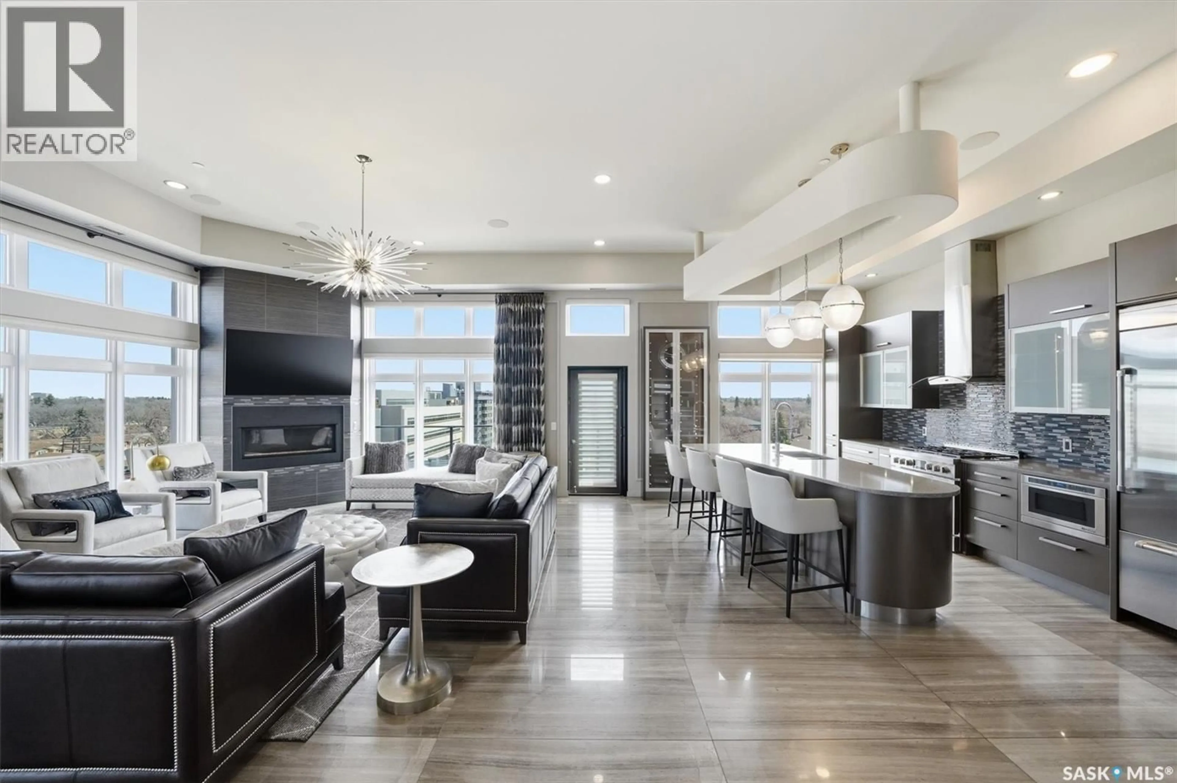 Open concept kitchen, ceramic/tile floor for 702 922 BROADWAY AVENUE, Saskatoon Saskatchewan S7N1B7