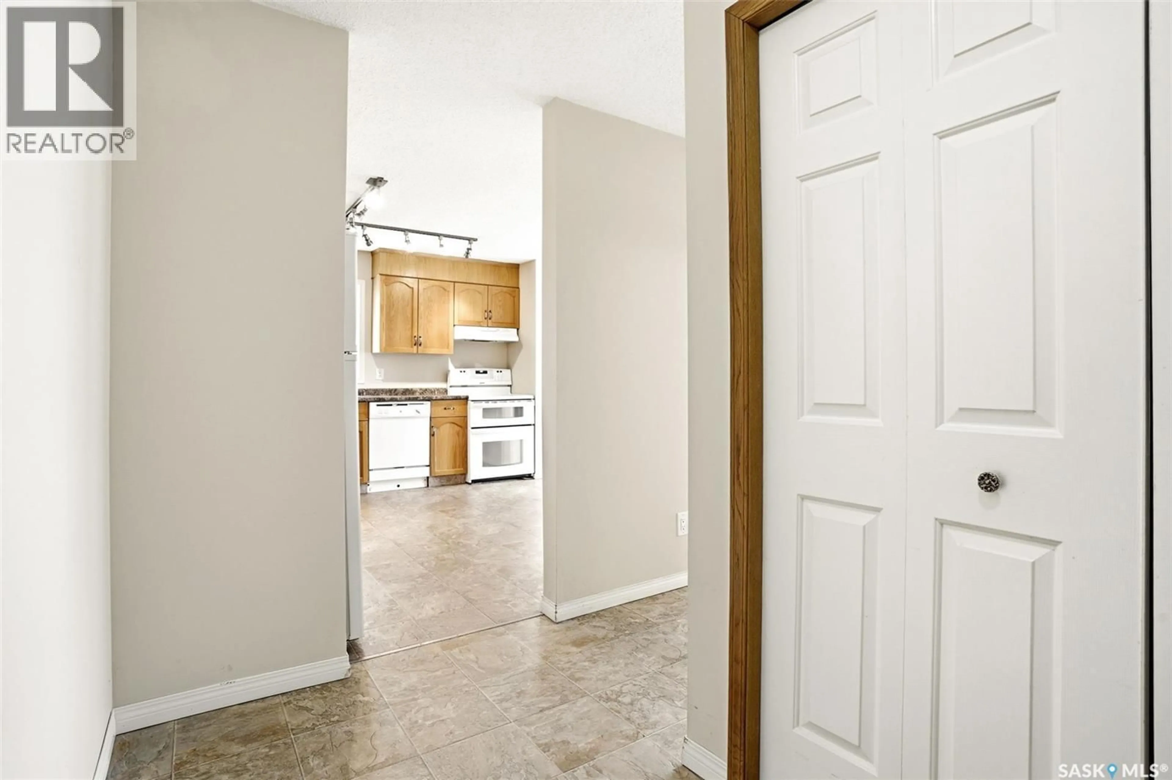 Unknown for 2275 - 309 MCINTYRE STREET, Regina Saskatchewan S4P2S1