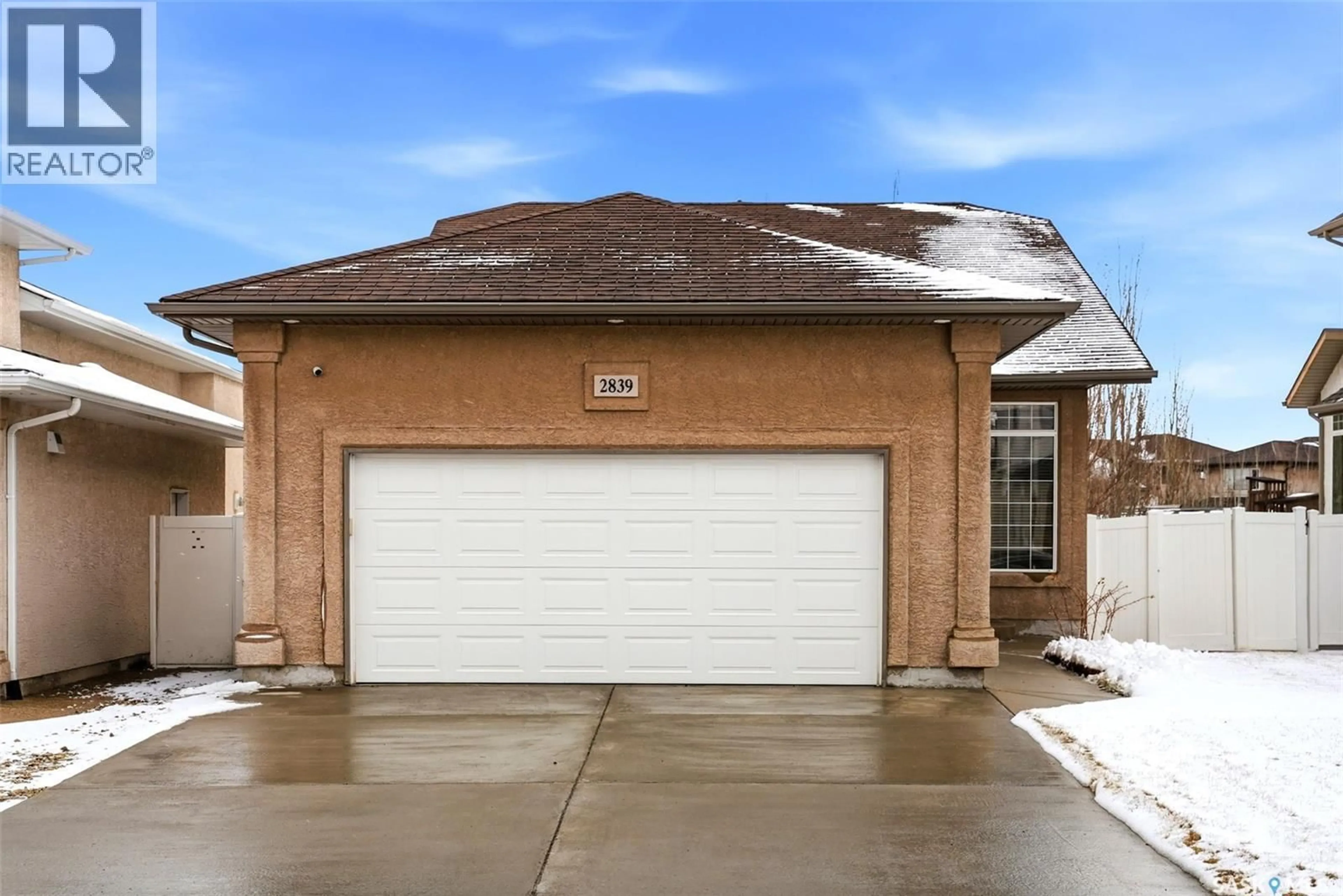 Indoor garage for 2839 SUNNINGHILL CRESCENT, Regina Saskatchewan S4V0N7