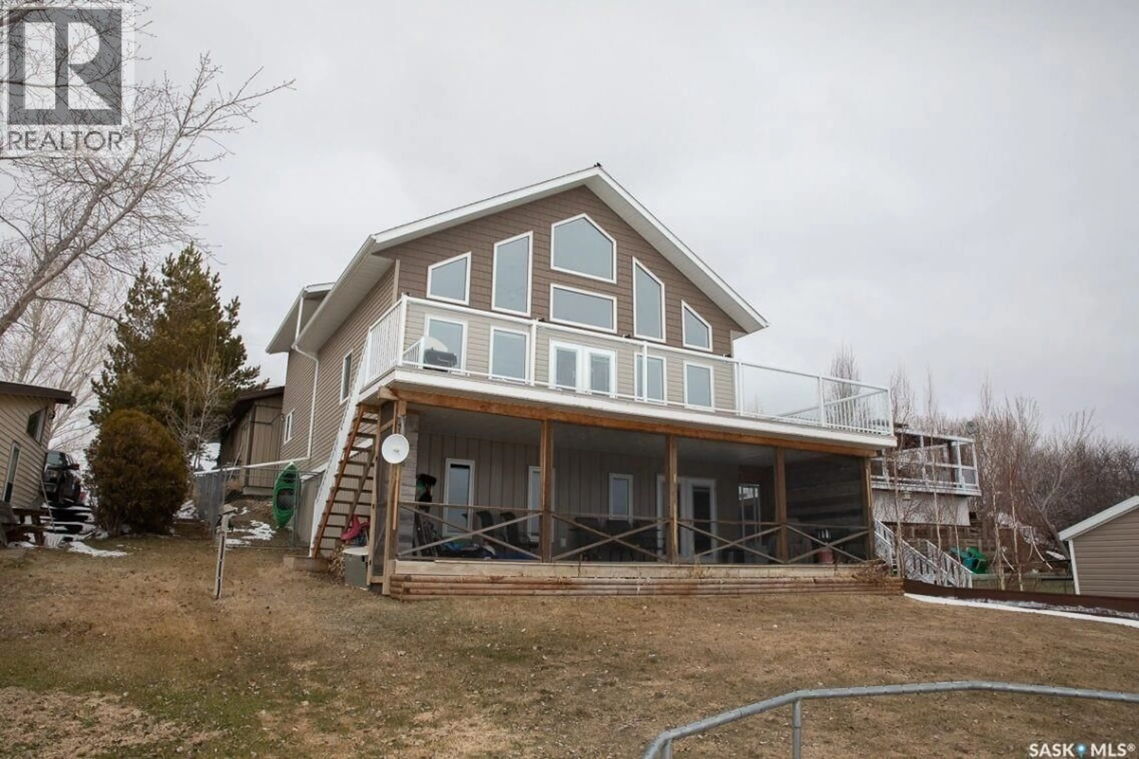 Home with vinyl exterior material, water/lake/river/ocean view for 35 LAKE AVENUE, Meota Rm No.468 Saskatchewan S0M1X0