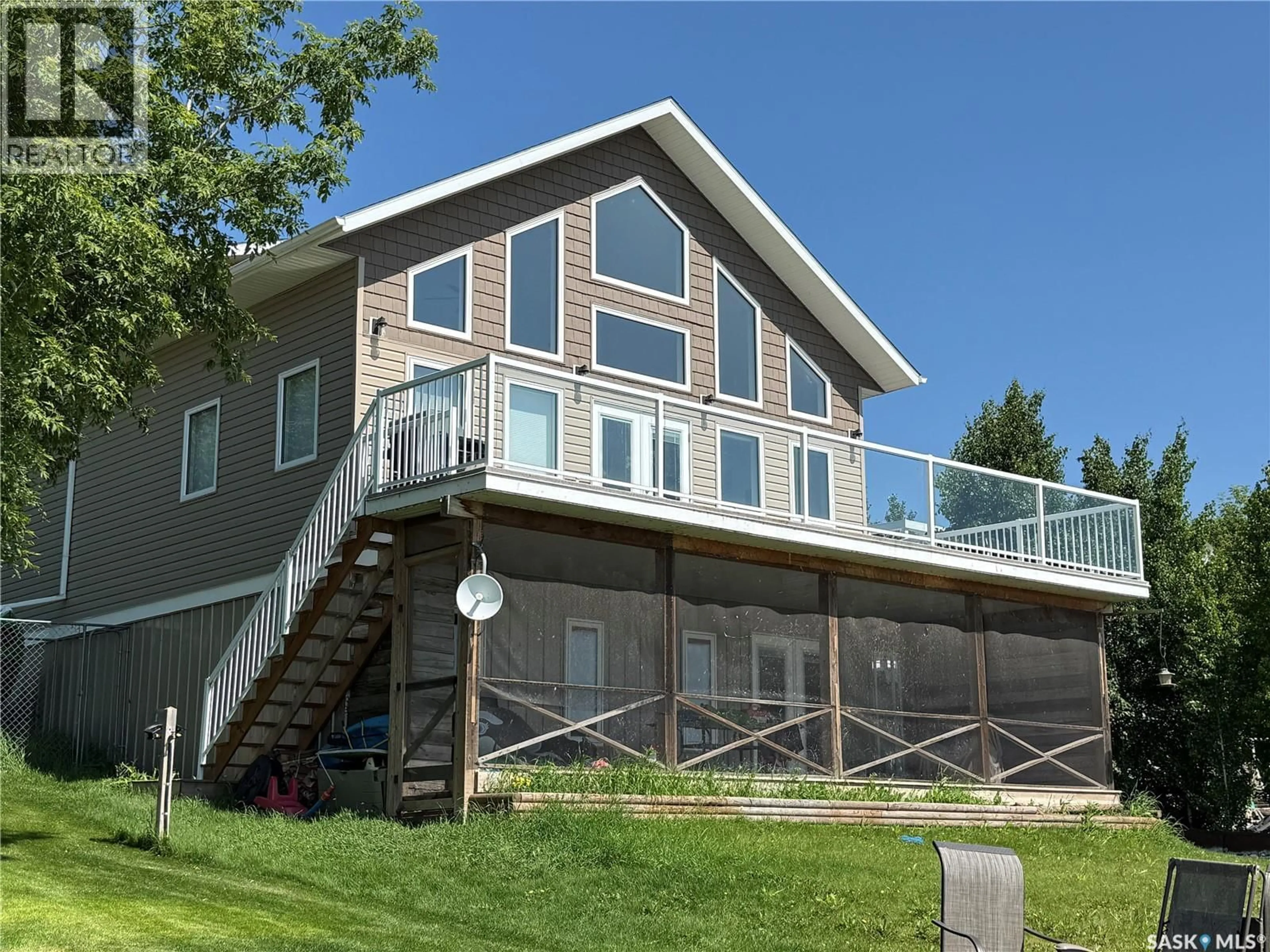 Home with vinyl exterior material, water/lake/river/ocean view for 35 LAKE AVENUE, Jackfish Lake Saskatchewan S0M1X0