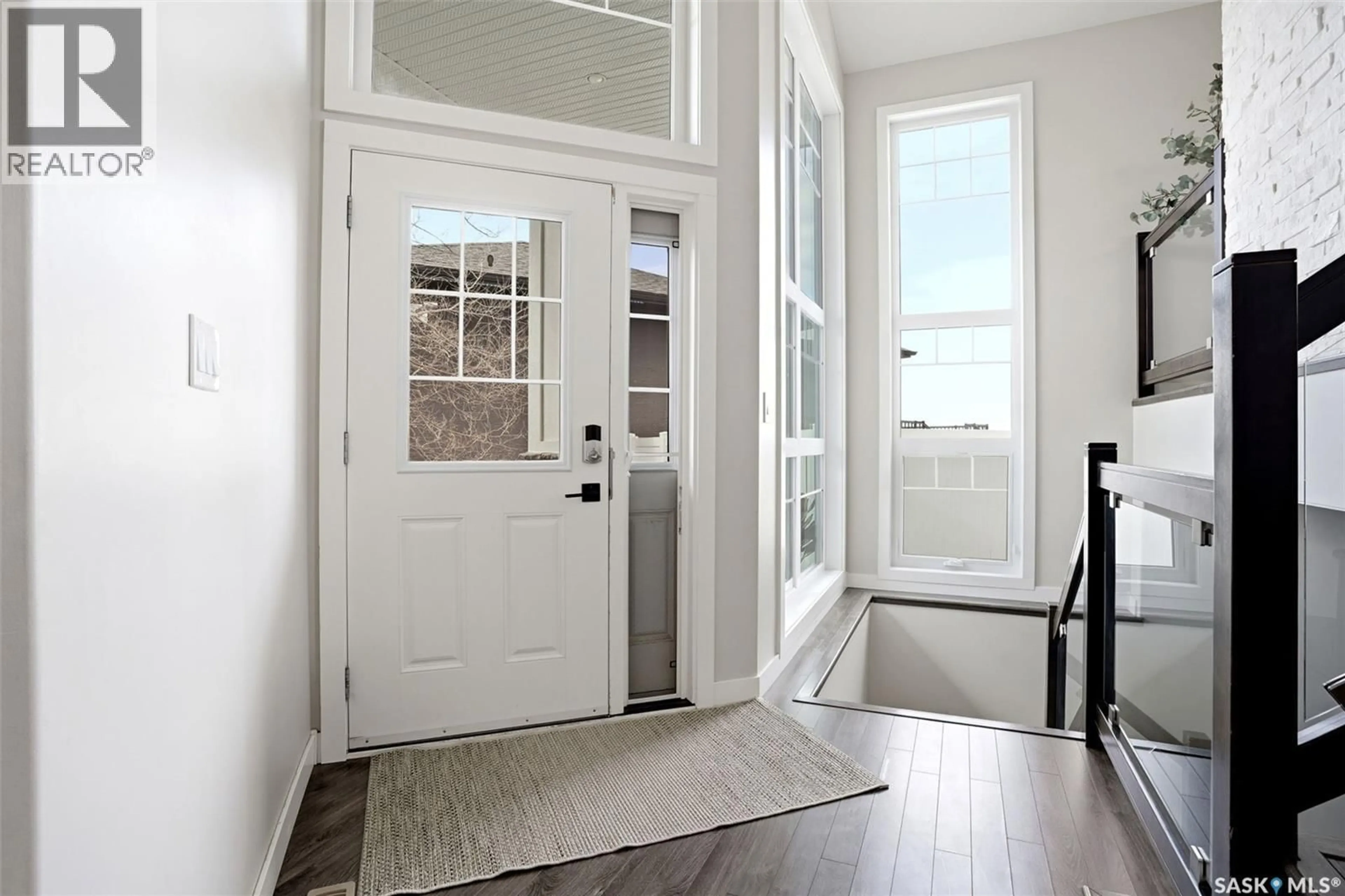 Indoor entryway for 6849 MAPLE VISTA DRIVE, Regina Saskatchewan S4X0J7