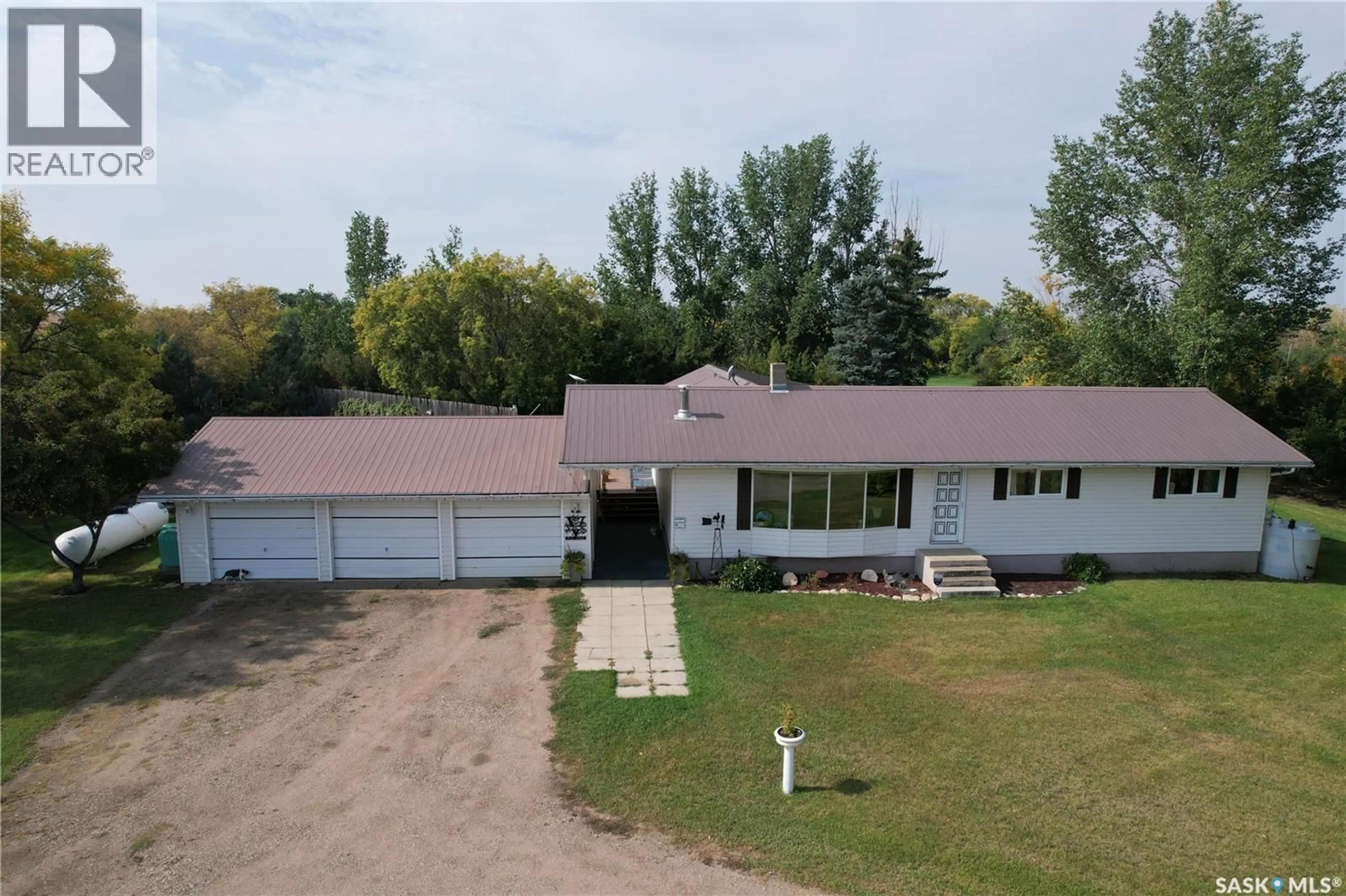 A pic from outside/outdoor area/front of a property/back of a property/a pic from drone, unknown for HARRIS HORSE ACREAGE, Harris Rm No. 316 Saskatchewan S0L1K0