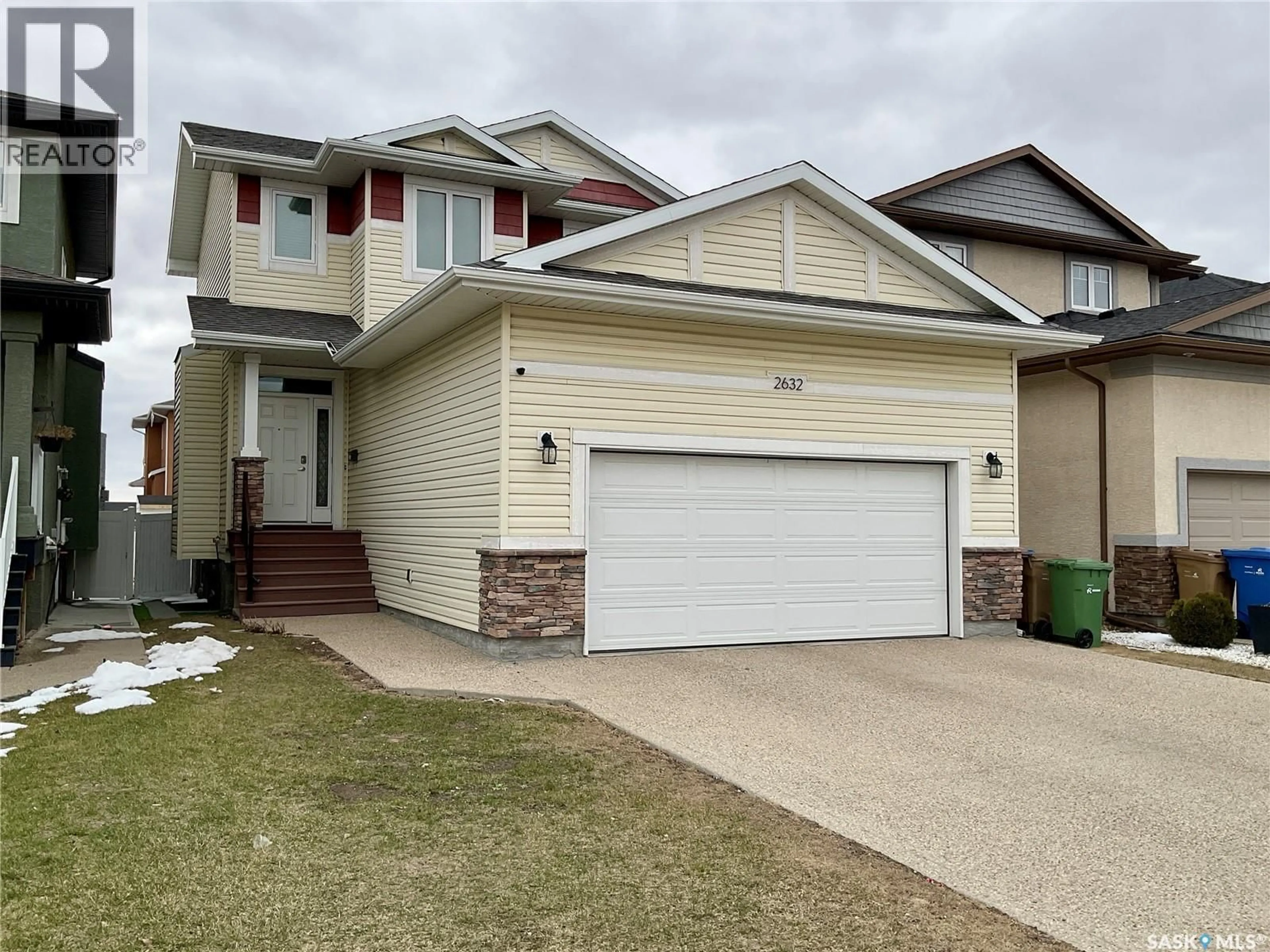 Home with vinyl exterior material, street for 2632 MAKOWSKY CRESCENT, Regina Saskatchewan S4X0M8