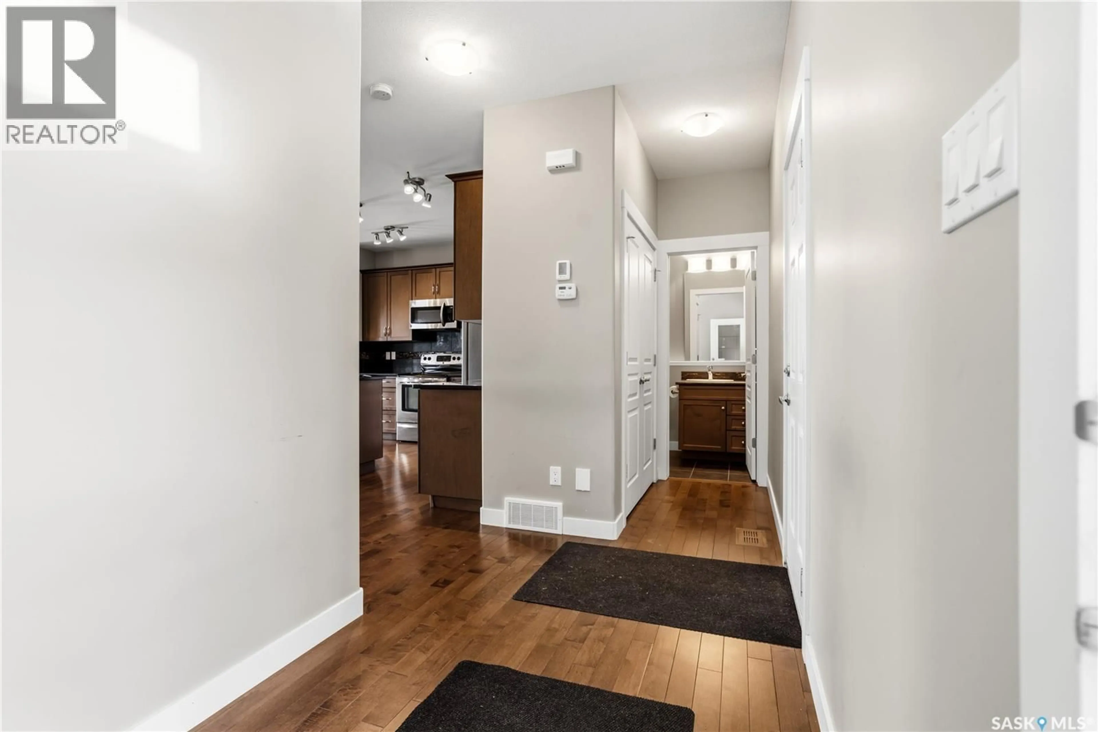 Indoor entryway for 8814 HERMAN CRESCENT, Regina Saskatchewan S4Y0B7