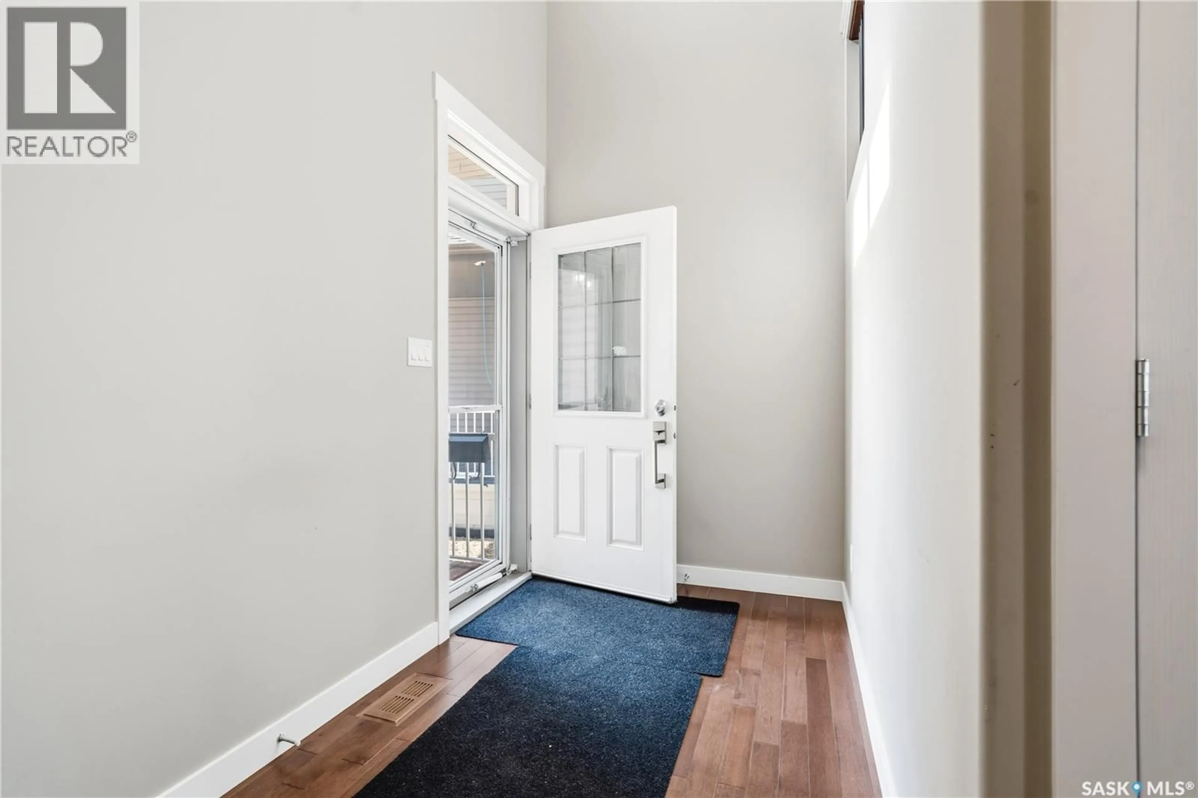 Indoor entryway for 8814 HERMAN CRESCENT, Regina Saskatchewan S4Y0B7