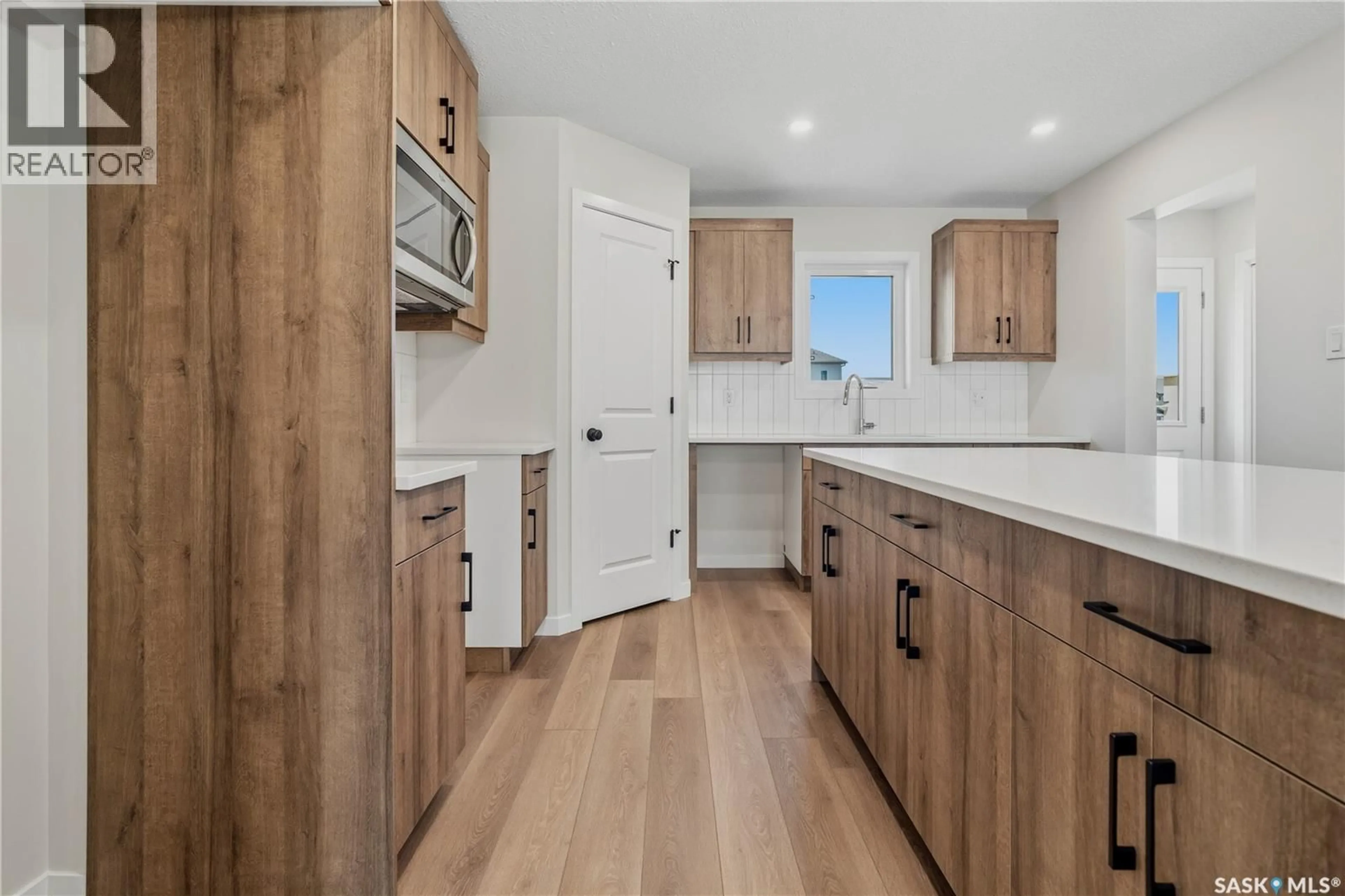 Open concept kitchen, unknown for 3156 GREEN TURTLE ROAD, Regina Saskatchewan S4V4C5
